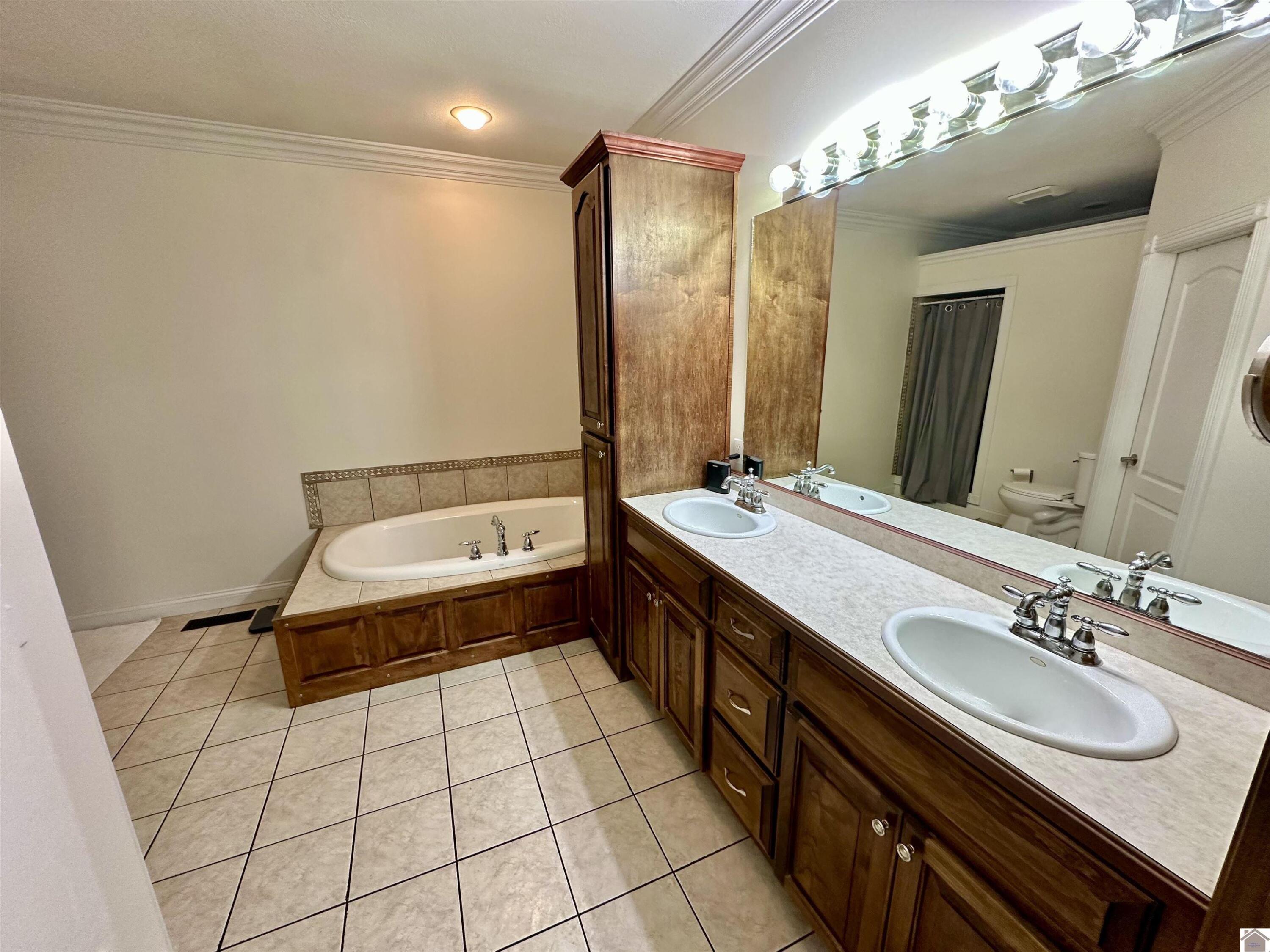 81 Oak Shadow Lane 0 Property Photo 23