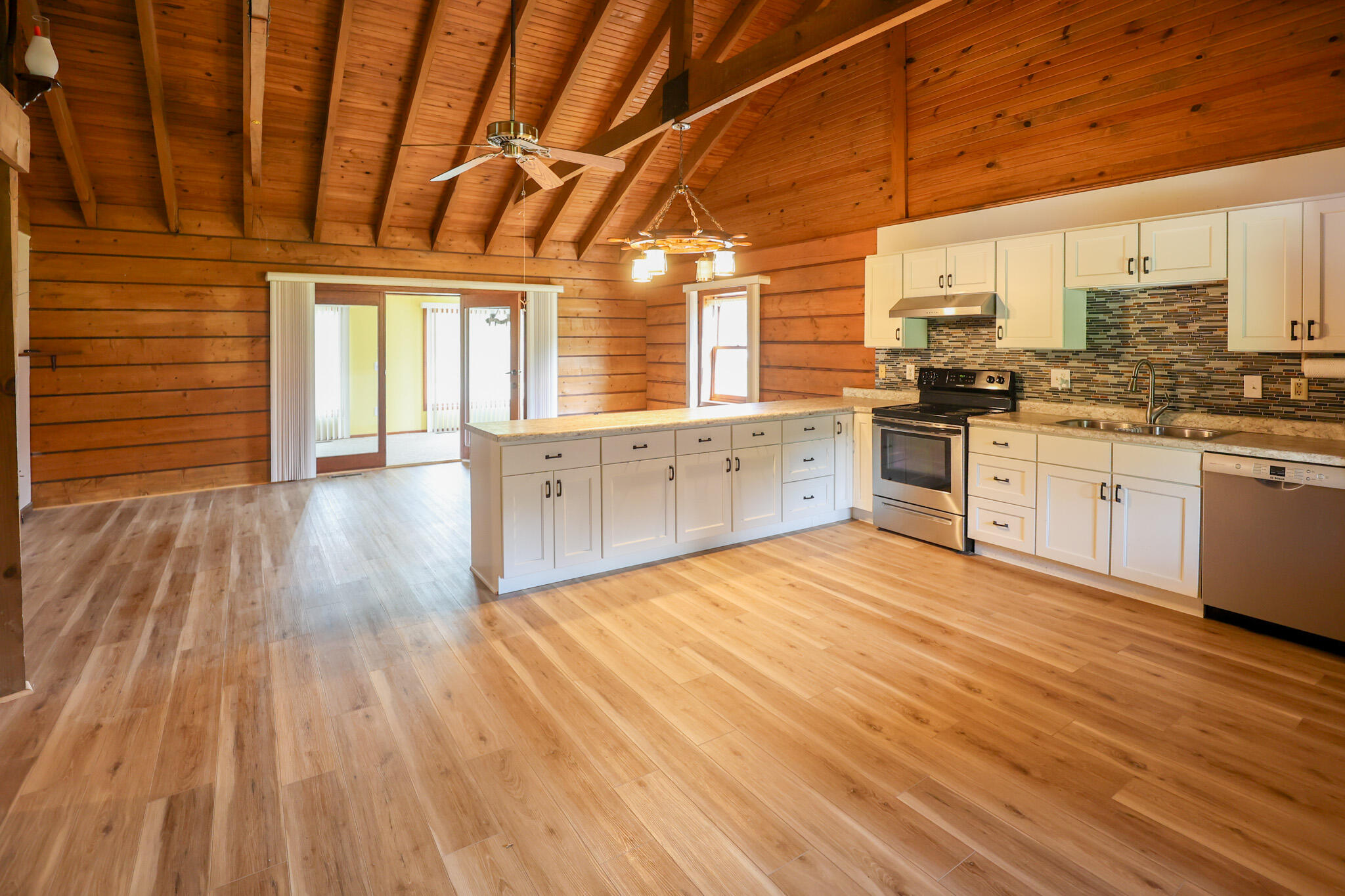 32 Palasades Lane Property Photo 9