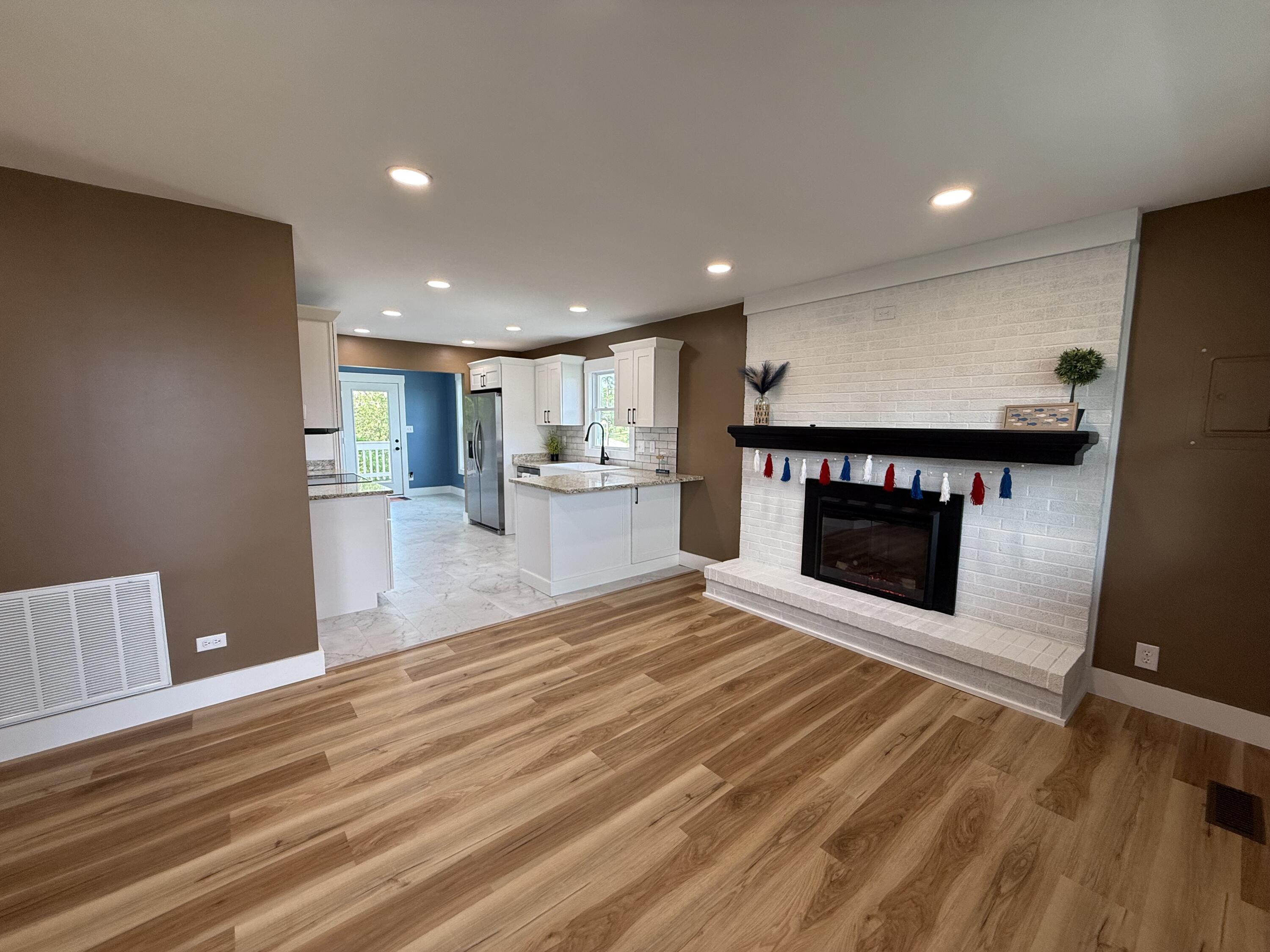 65 Enterprise Lane Property Photo 9