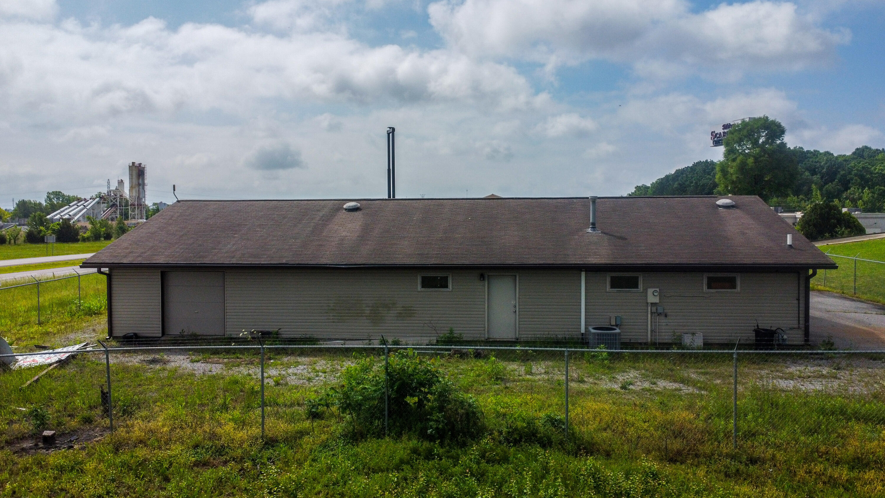 721 Complex Drive Property Photo 26