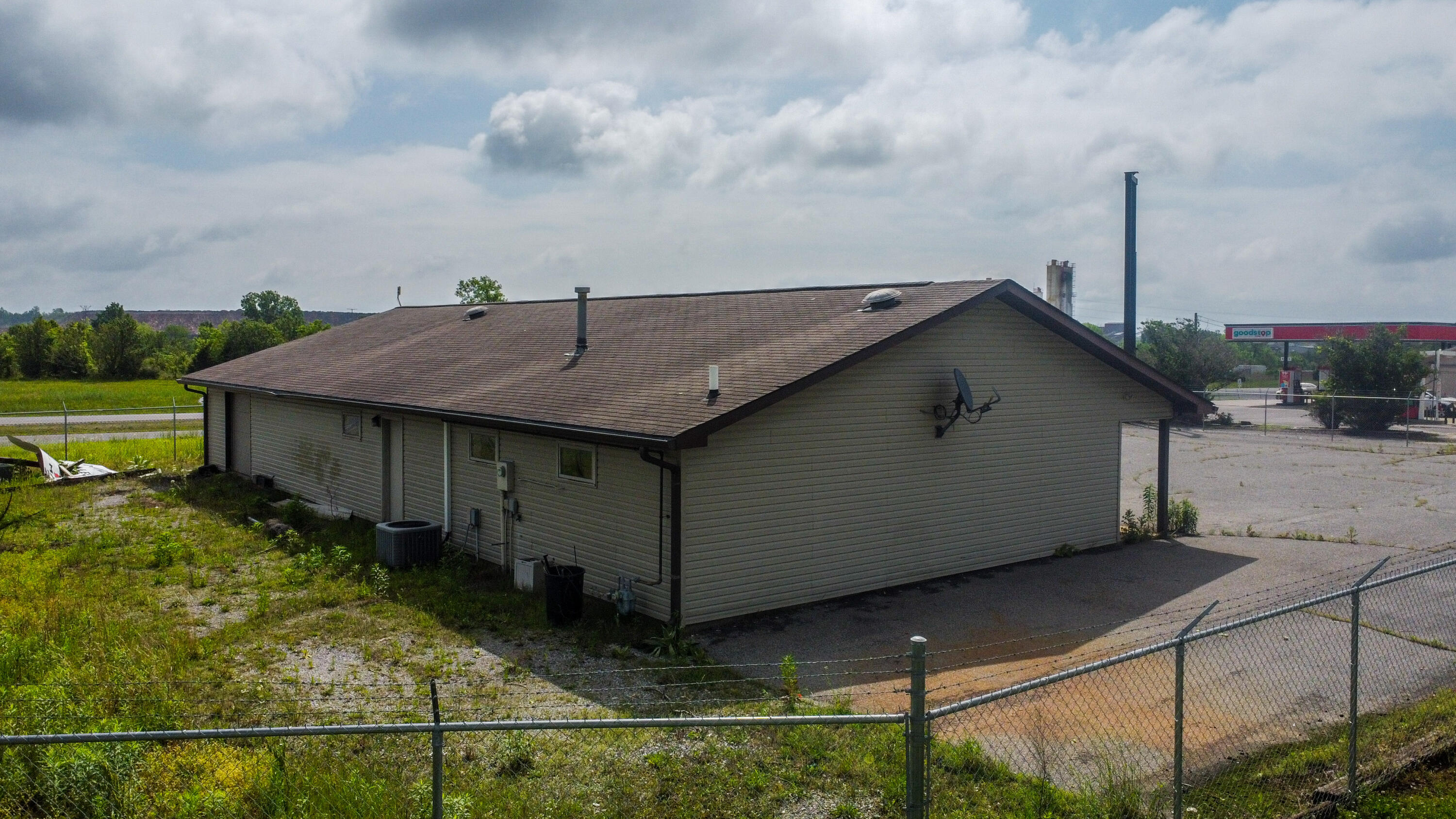 721 Complex Drive Property Photo 40