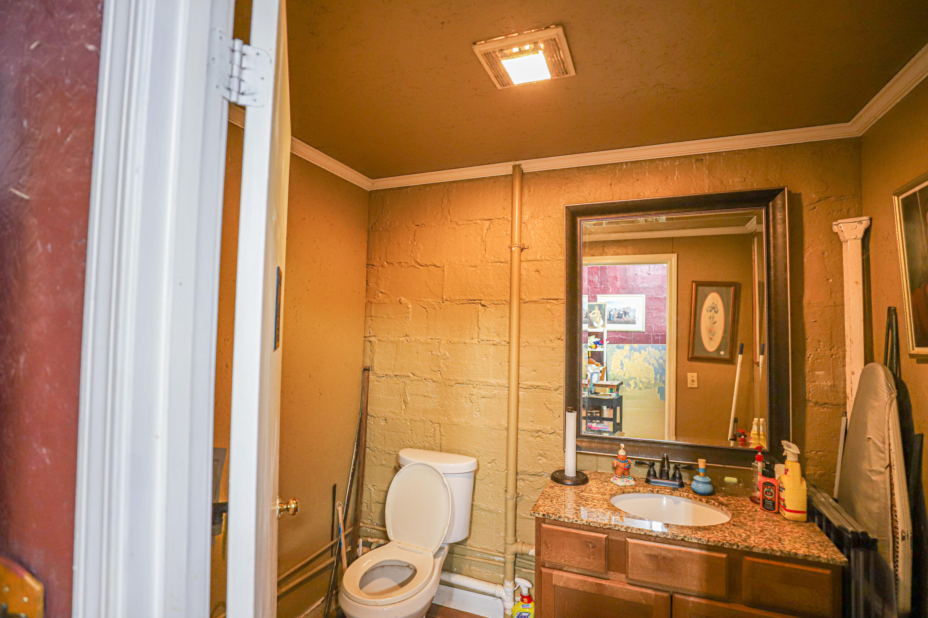 210 Main Street Property Photo 13