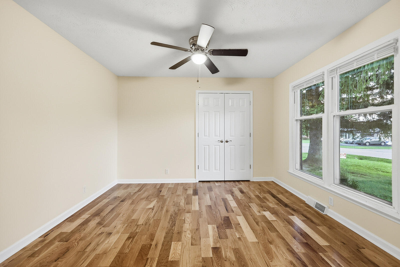 321 Sunset Drive Property Photo 6
