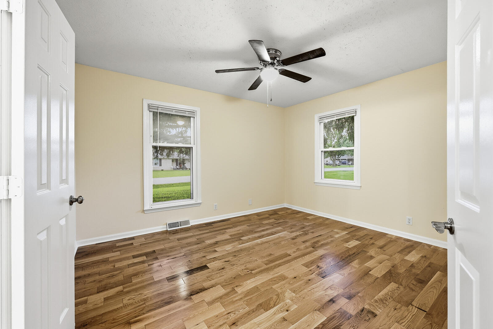 321 Sunset Drive Property Photo 11