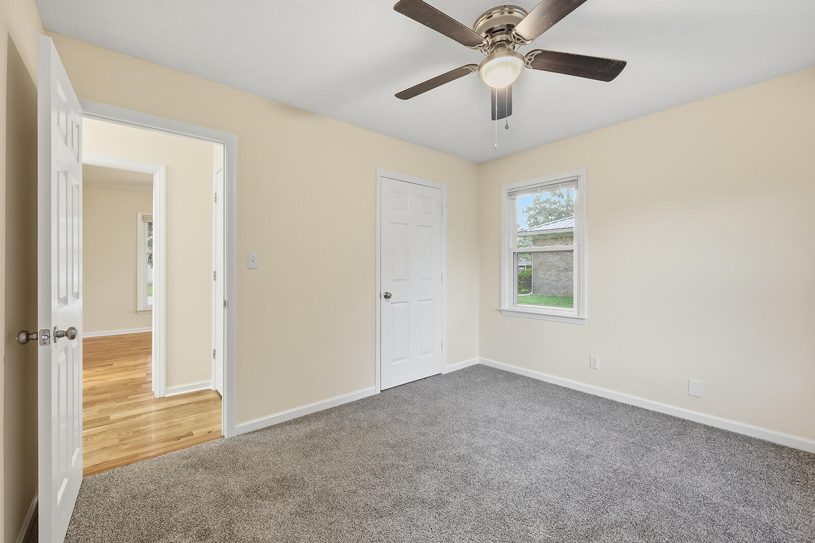 321 Sunset Drive Property Photo 15