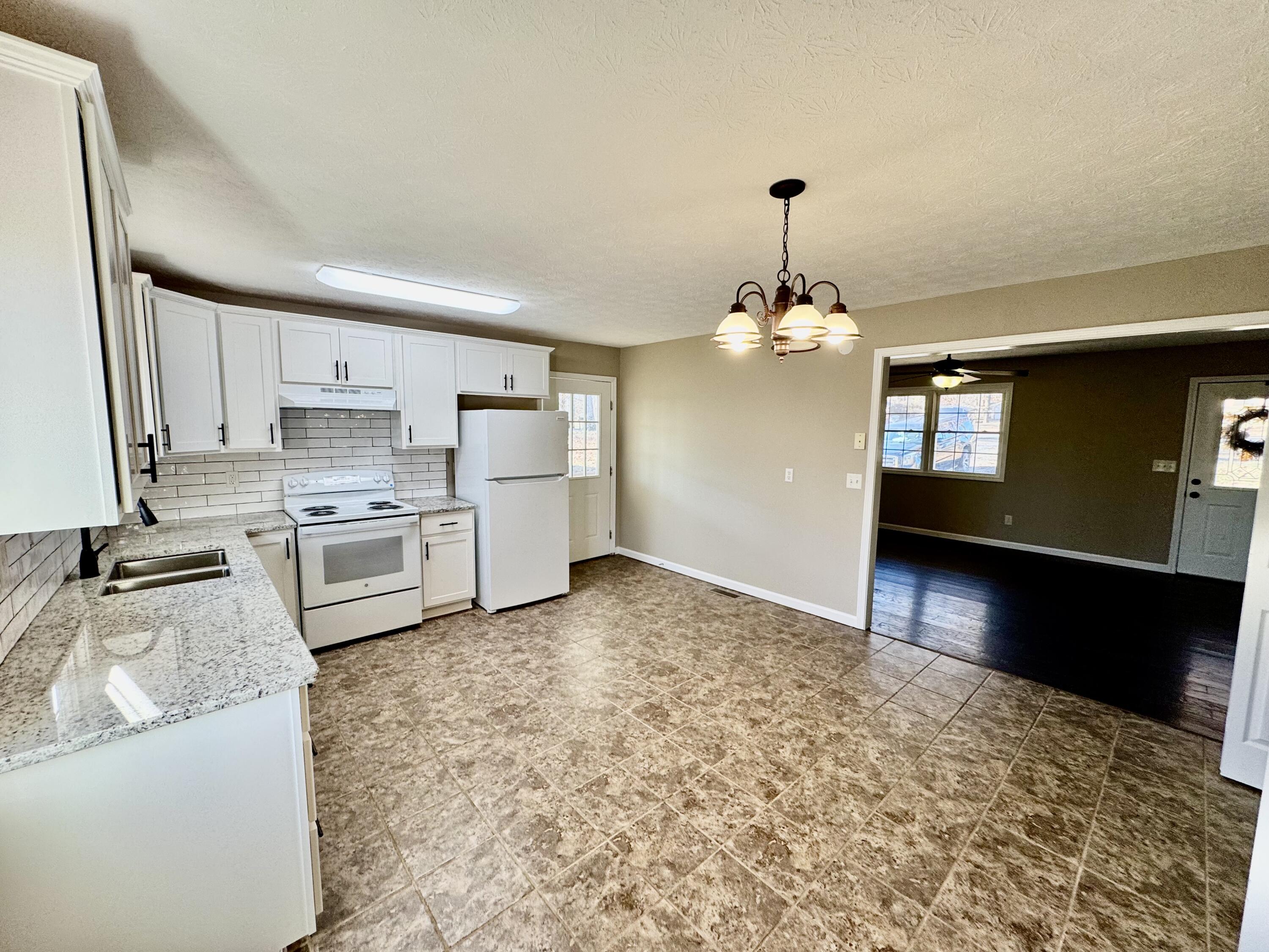 509 Hillview Drive Property Photo 6