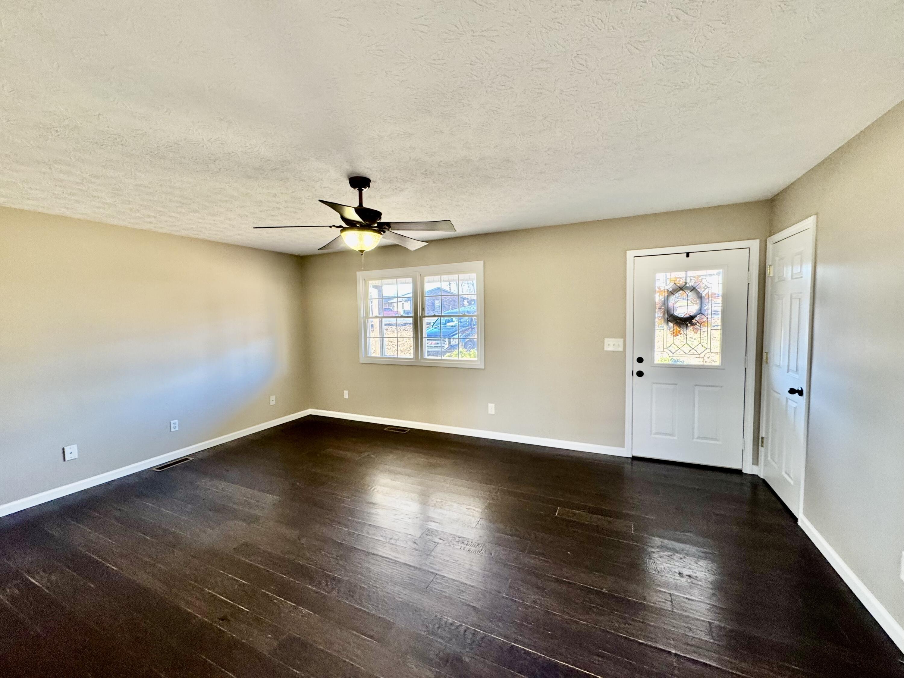 509 Hillview Drive Property Photo 9