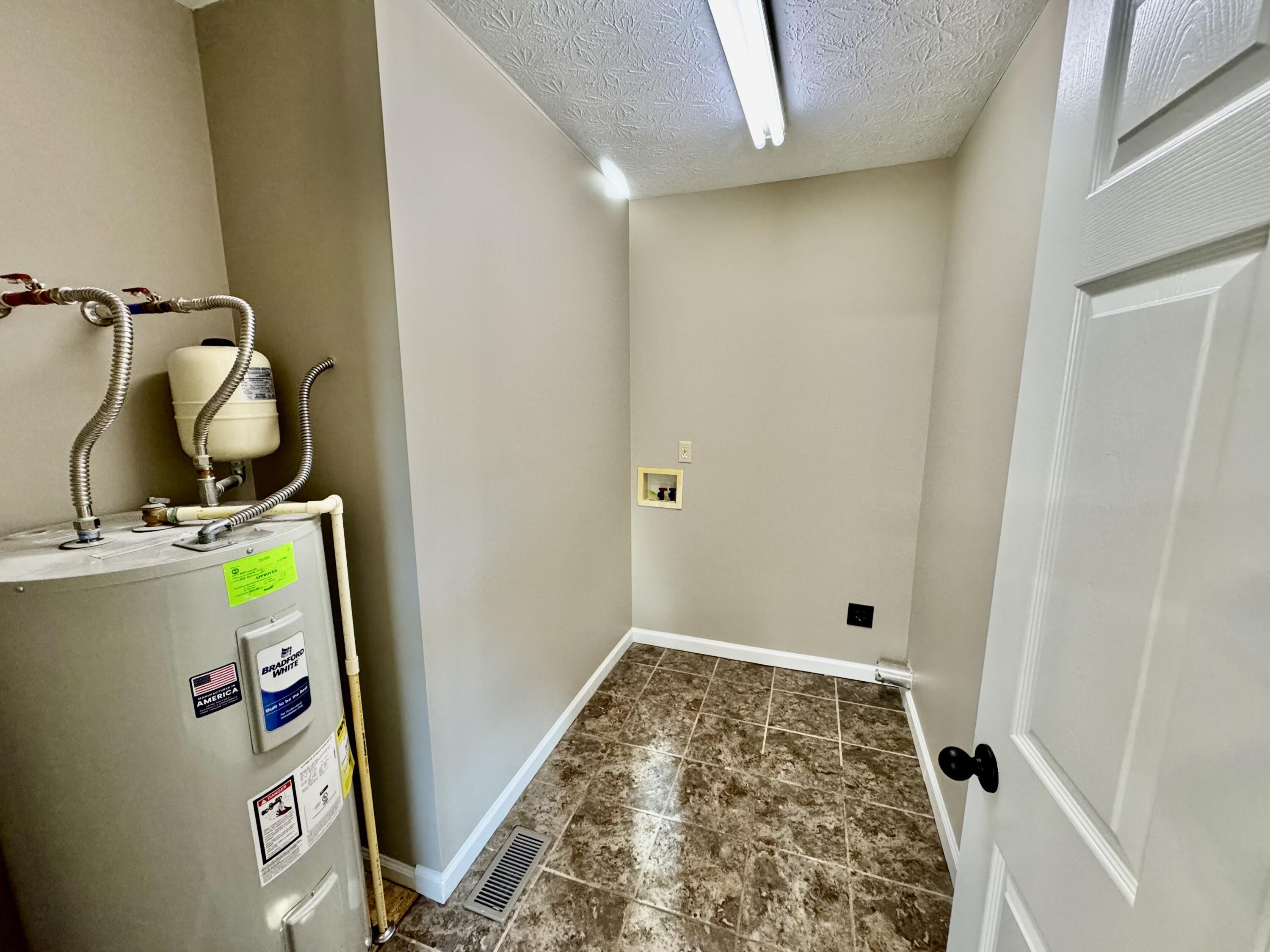 509 Hillview Drive Property Photo 11