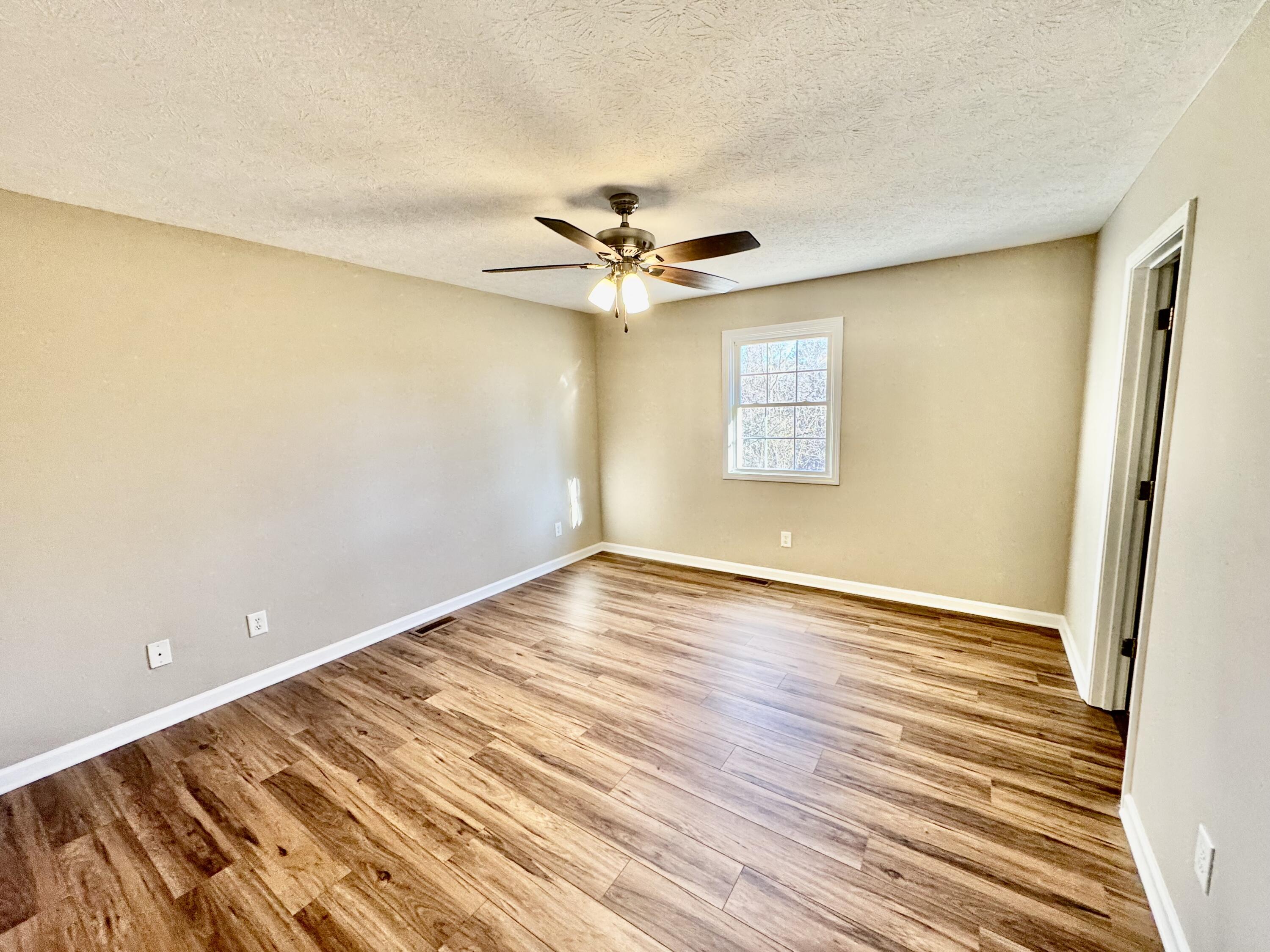 509 Hillview Drive Property Photo 15
