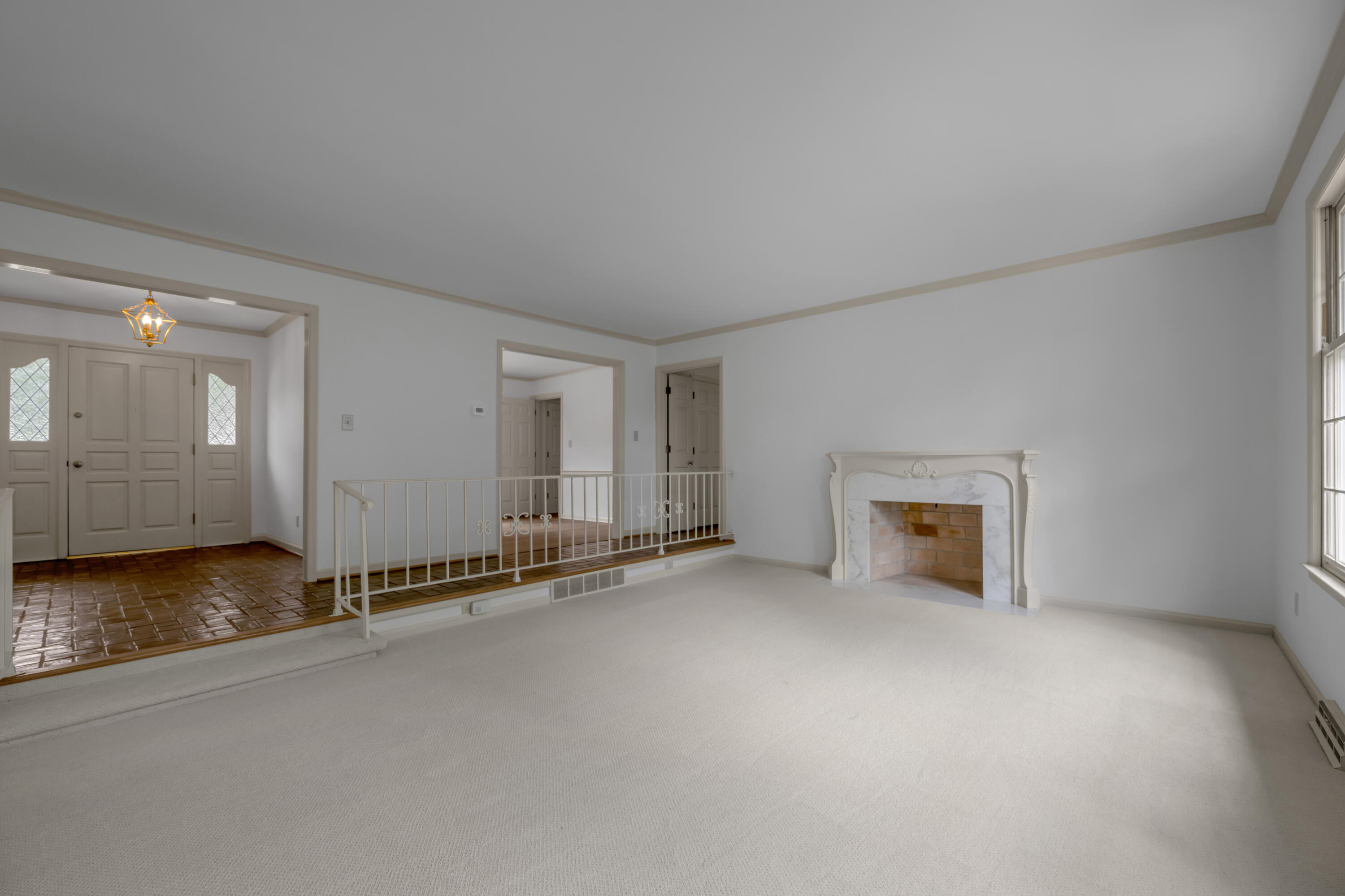924 Chinoe Road Property Photo 8