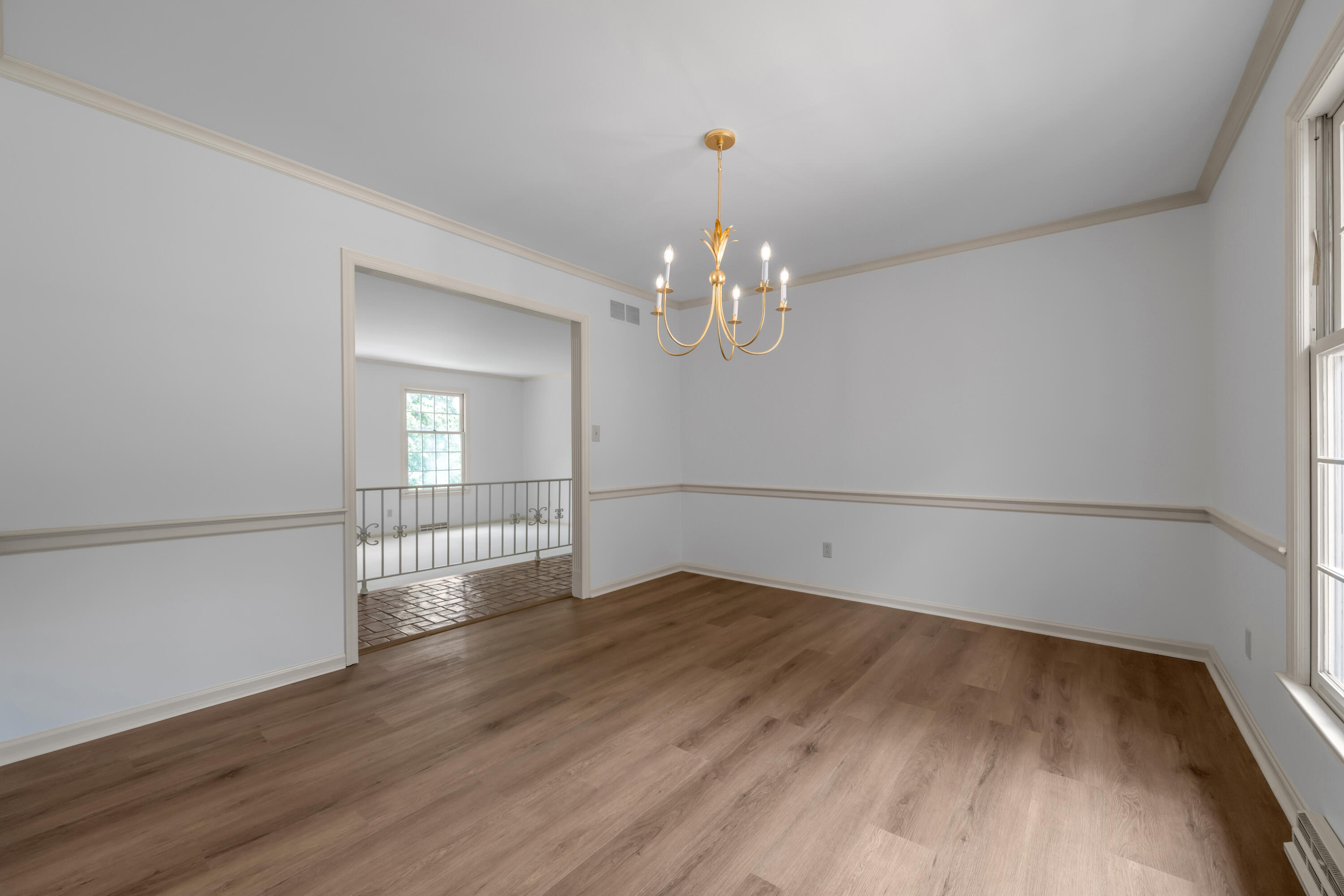 924 Chinoe Road Property Photo 12