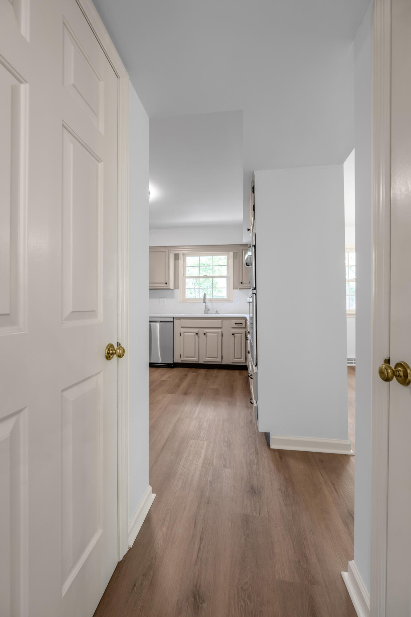 924 Chinoe Road Property Photo 13