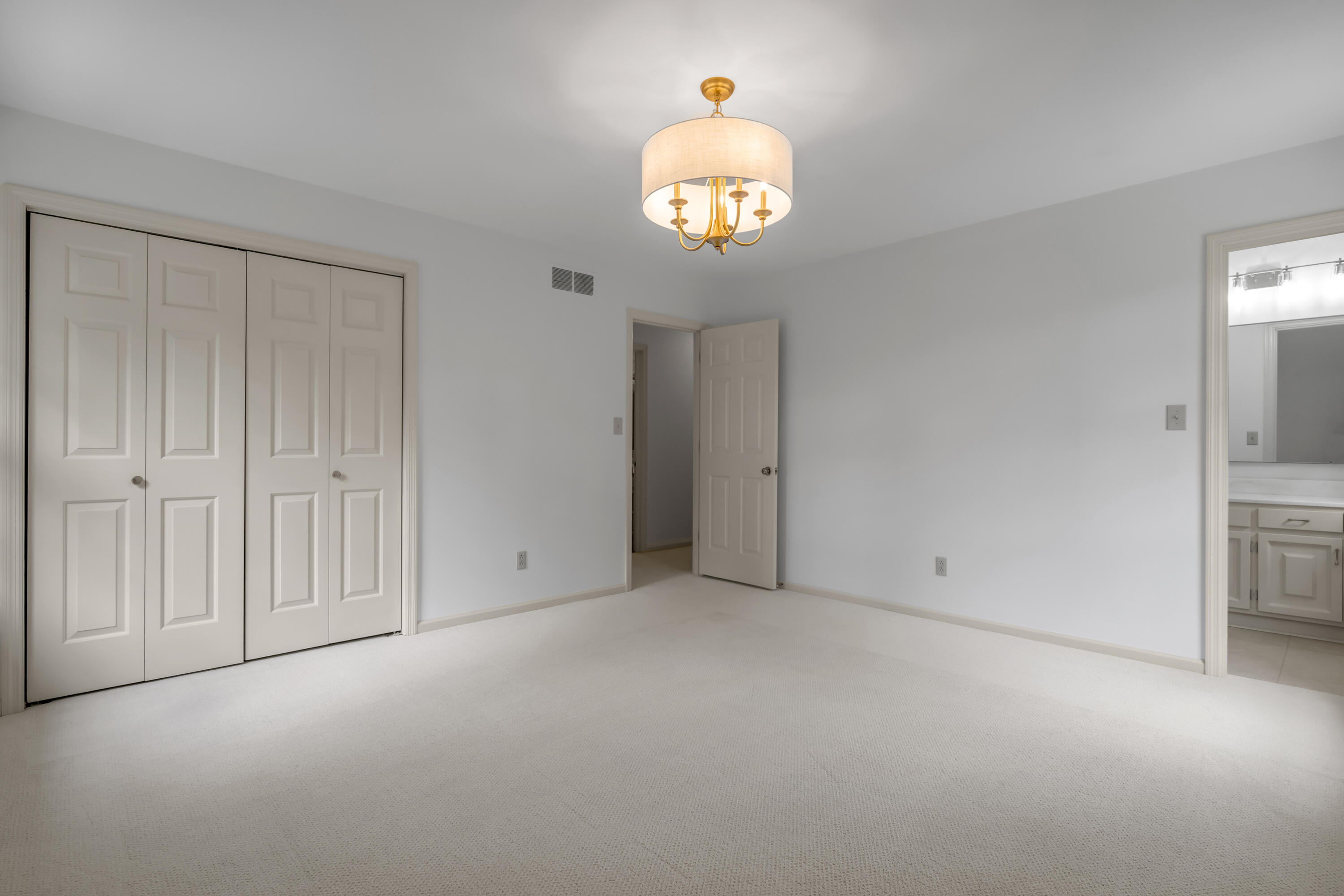 924 Chinoe Road Property Photo 31