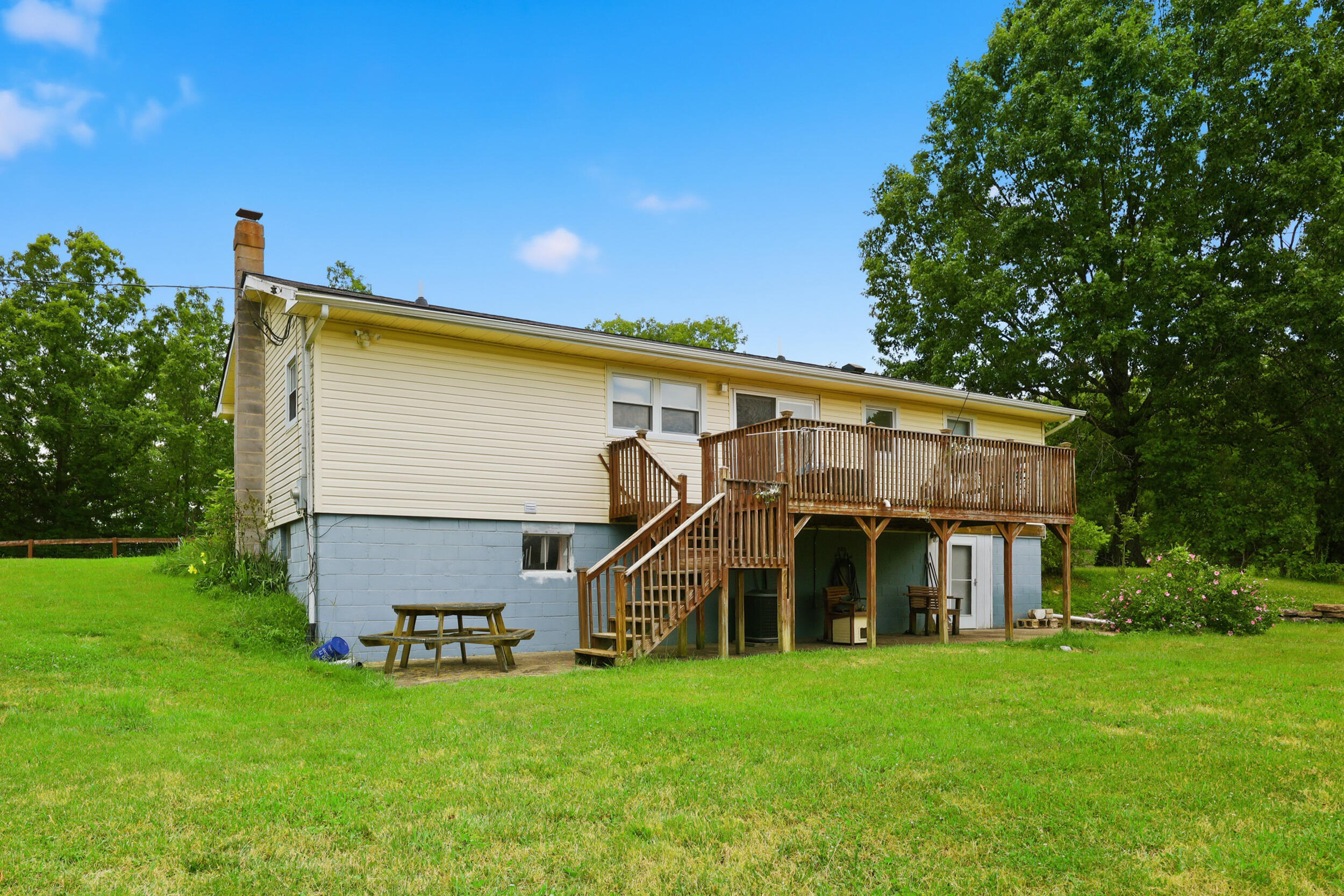 490 Marshall Pike Property Photo 37