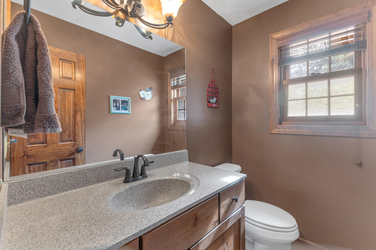 408 Holt Road Property Photo 16