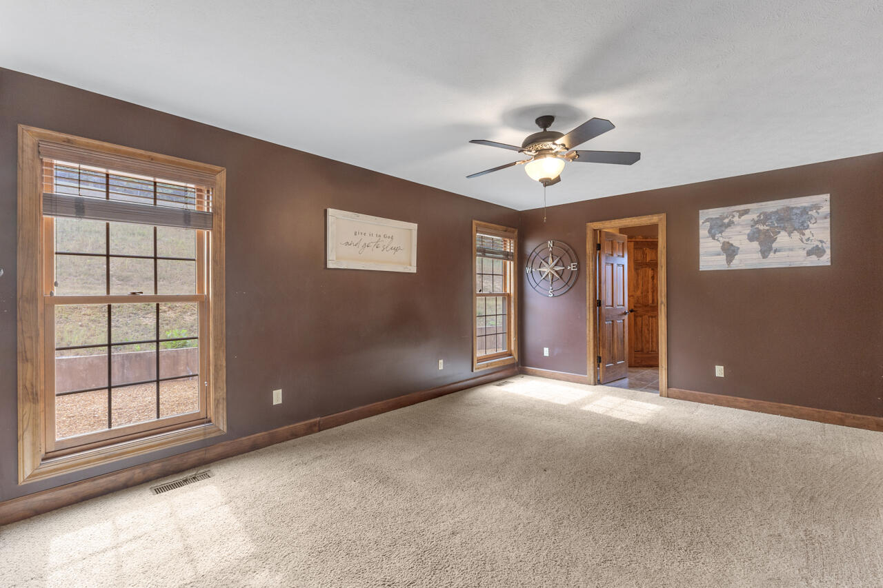 408 Holt Road Property Photo 17