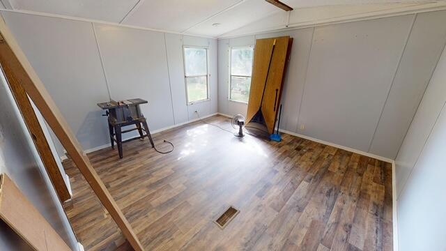 16451 E State Highway 70 Property Photo 6
