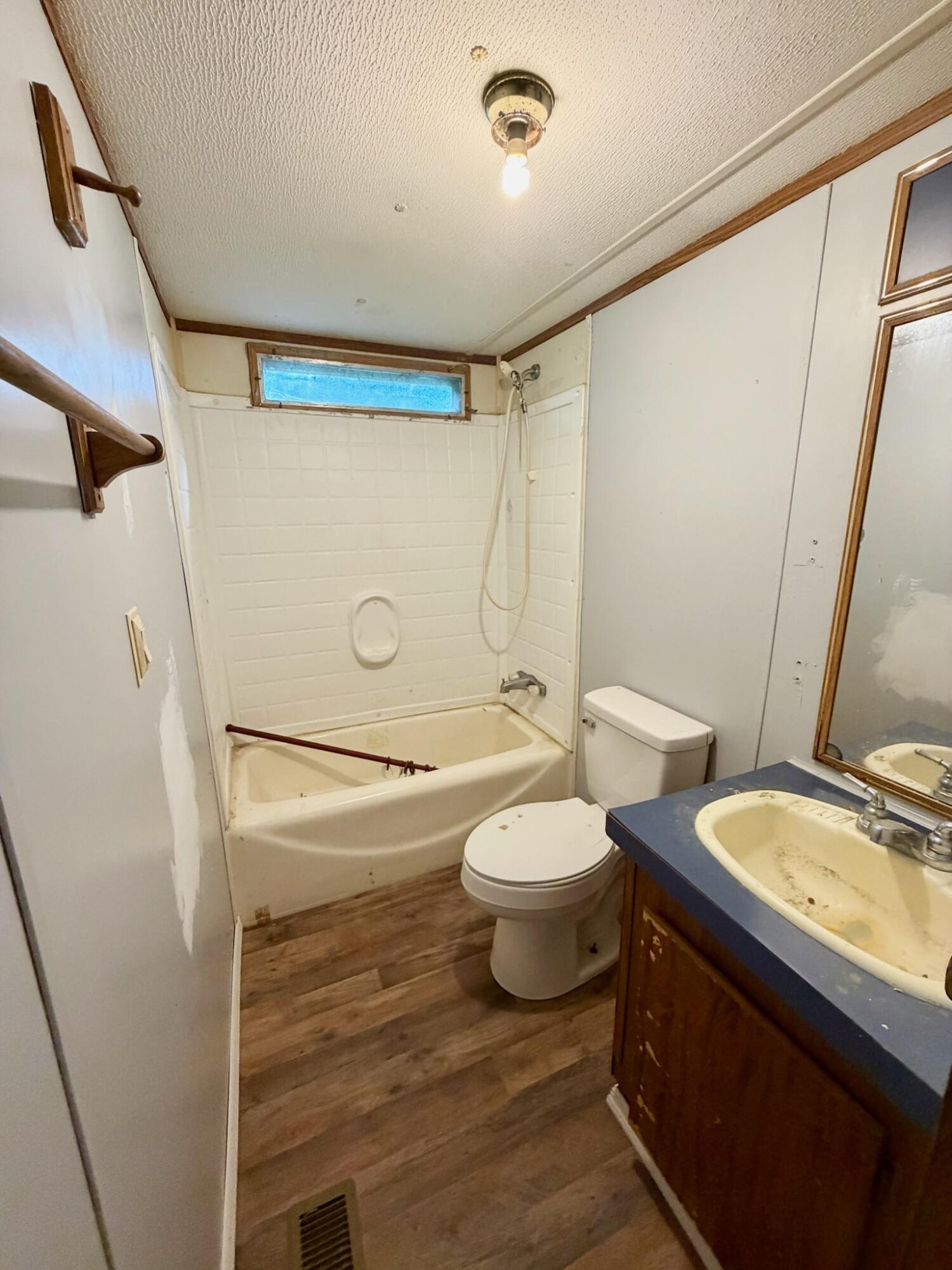 16451 E State Highway 70 Property Photo 9