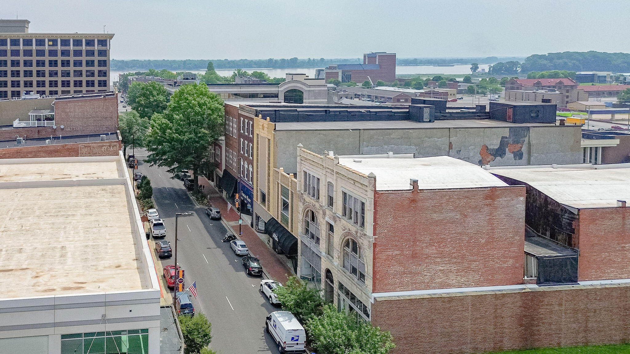 420 Broadway Street Property Photo 4