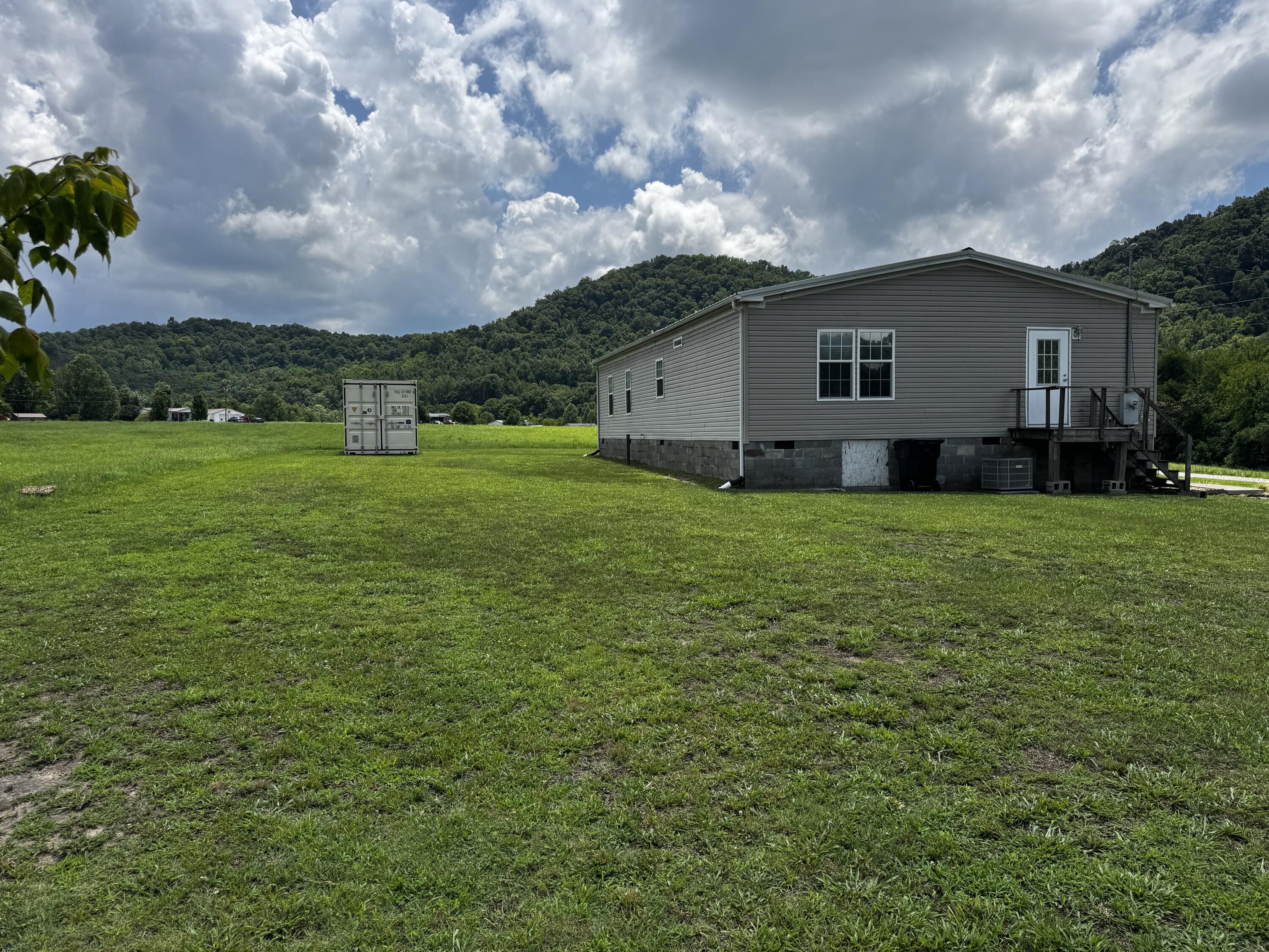 660 Steven Lane Property Photo 18
