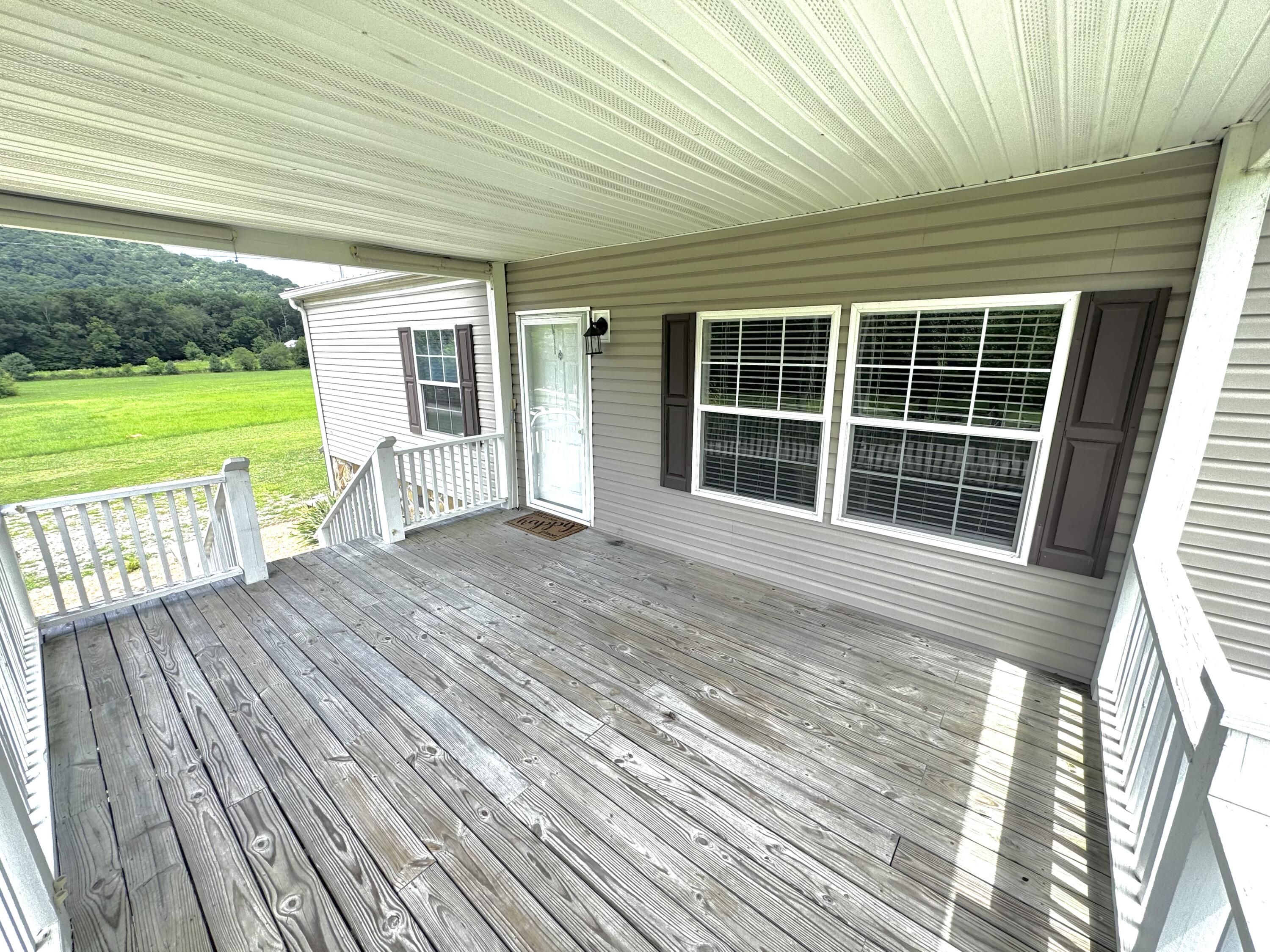 660 Steven Lane Property Photo 23