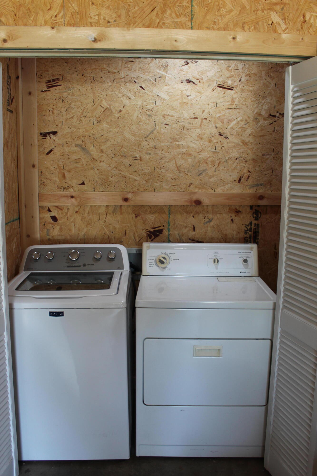1131 Bleich Road Property Photo 32