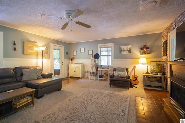 72 Holt Road Property Photo 5