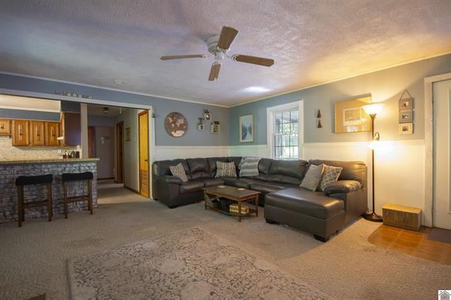 72 Holt Road Property Photo 6