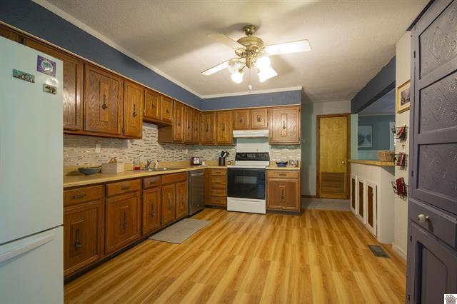 72 Holt Road Property Photo 8