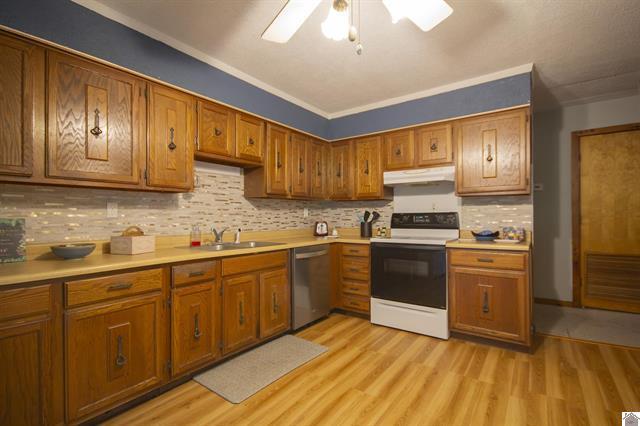 72 Holt Road Property Photo 9