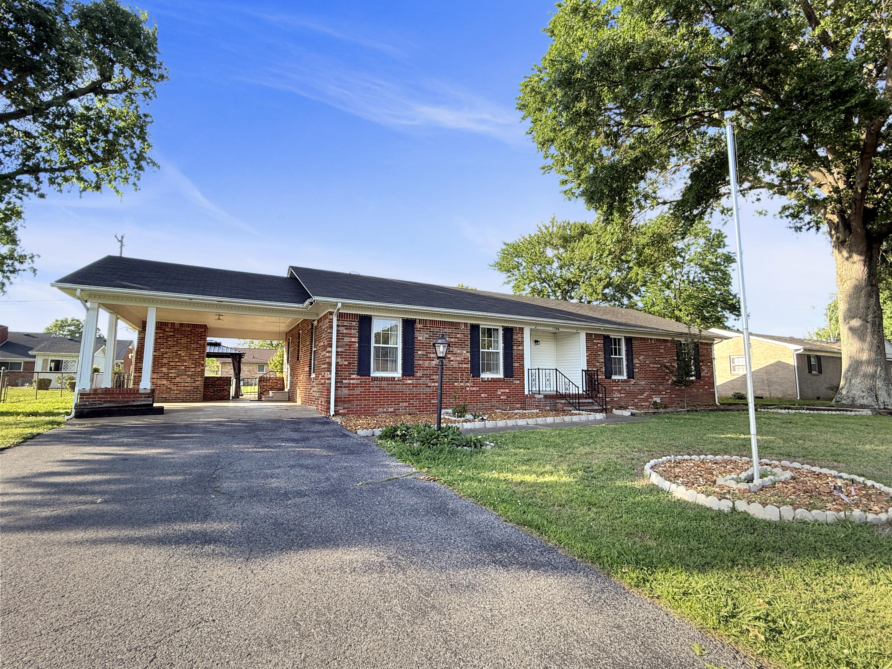 1506 Belmont Drive Property Photo 1