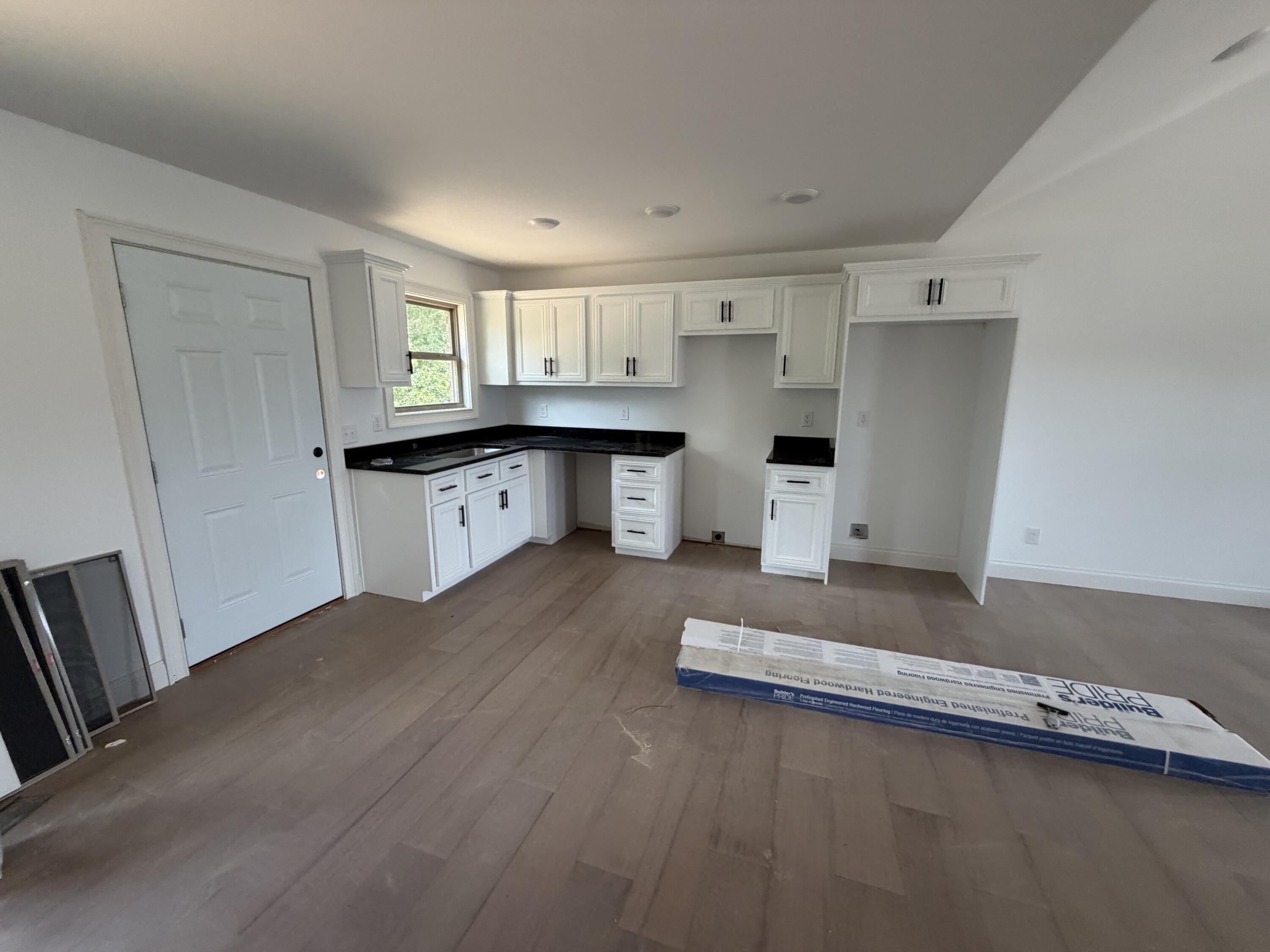392 Madison Circle Property Photo 4