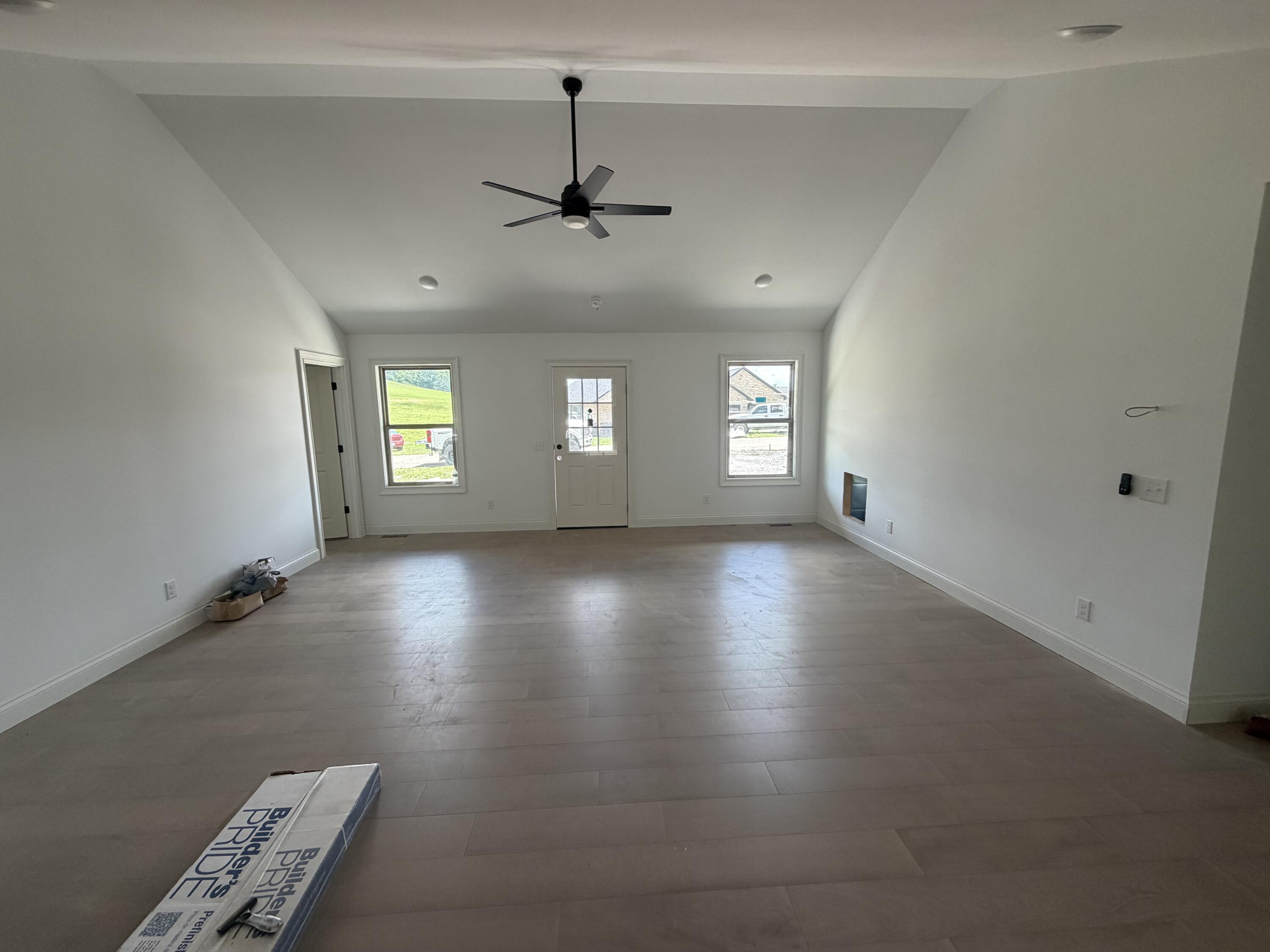 392 Madison Circle Property Photo 5