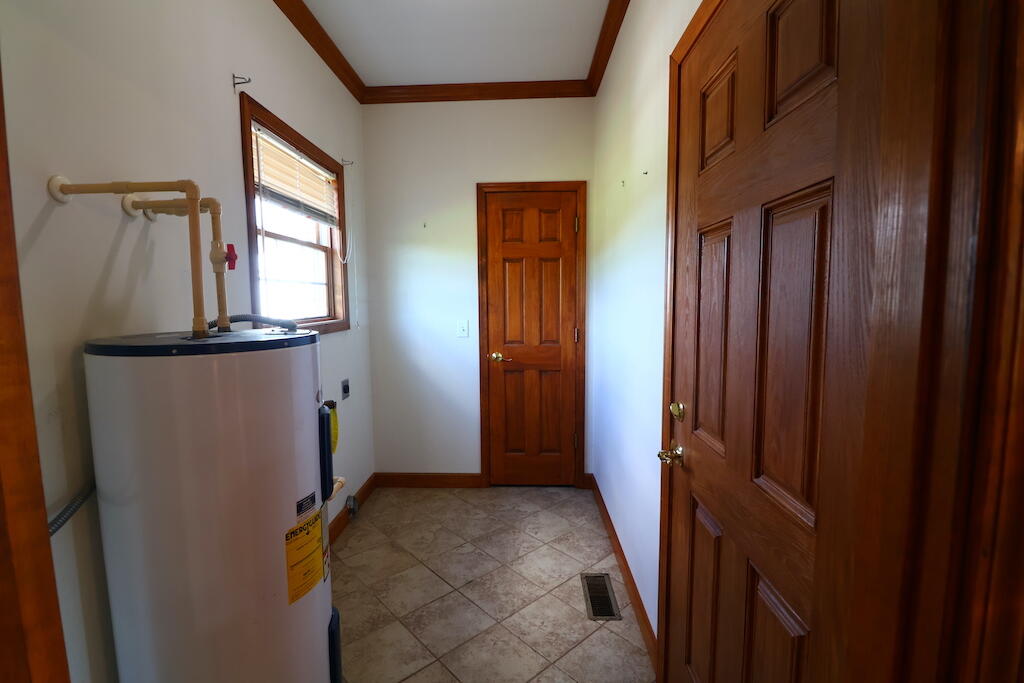 2558 County Road 1201 Property Photo 15