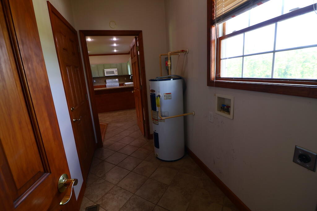2558 County Road 1201 Property Photo 16