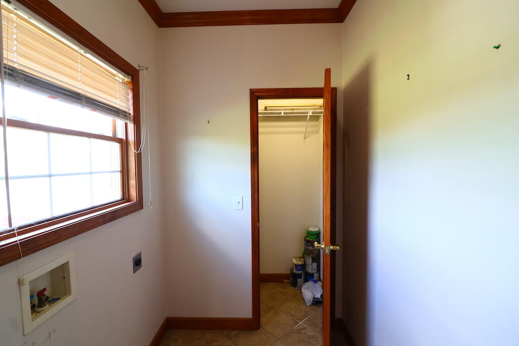 2558 County Road 1201 Property Photo 17