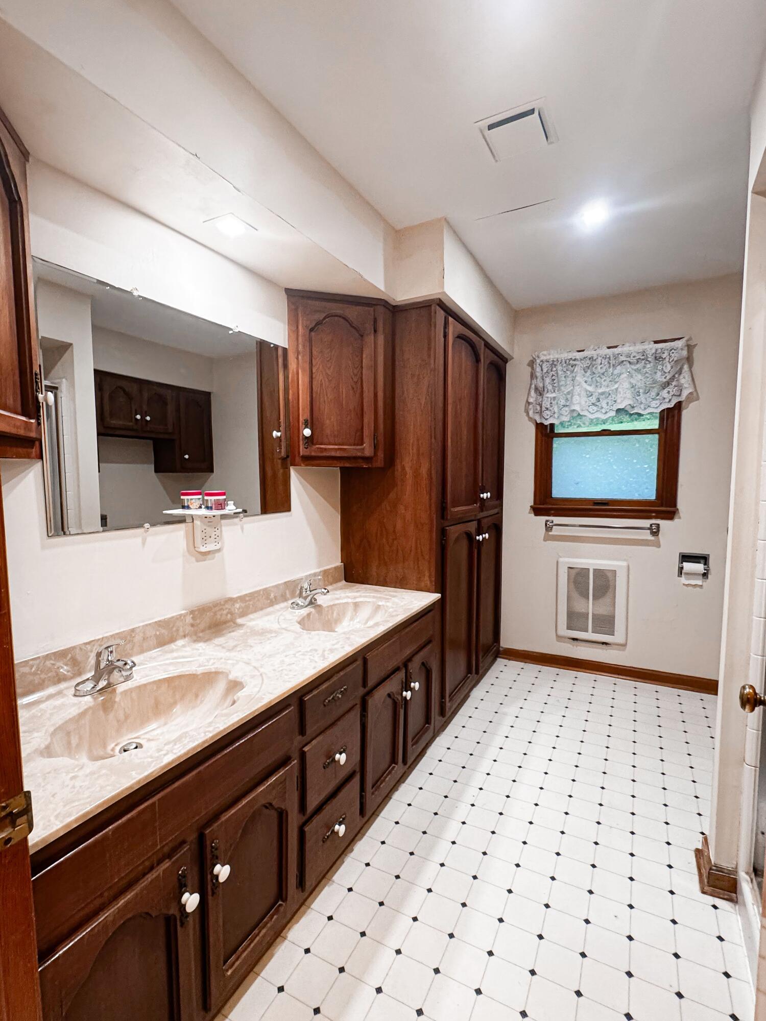 2970 Glensboro Road Property Photo 23