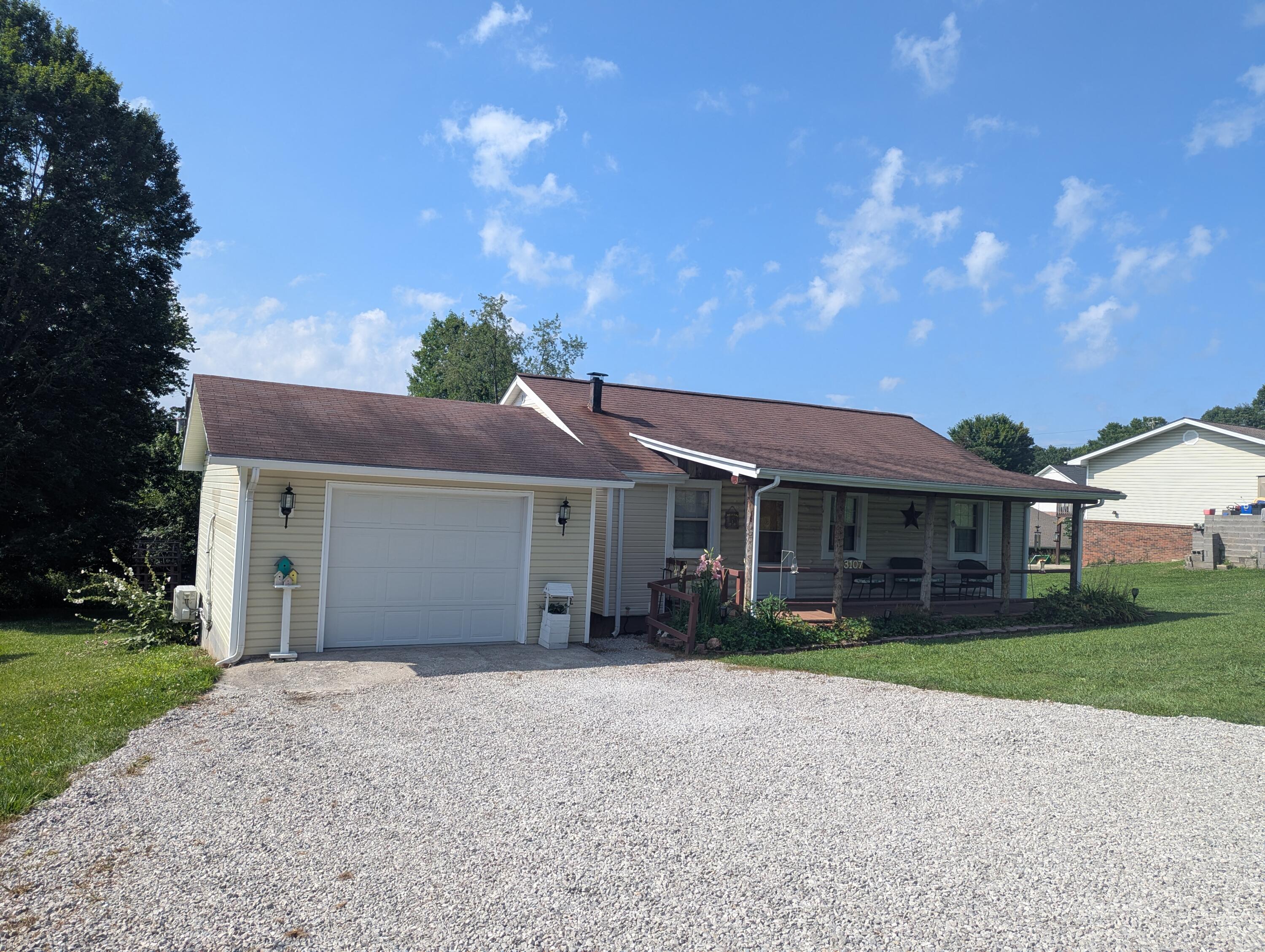 3107 E Hwy 552 Property Photo 1