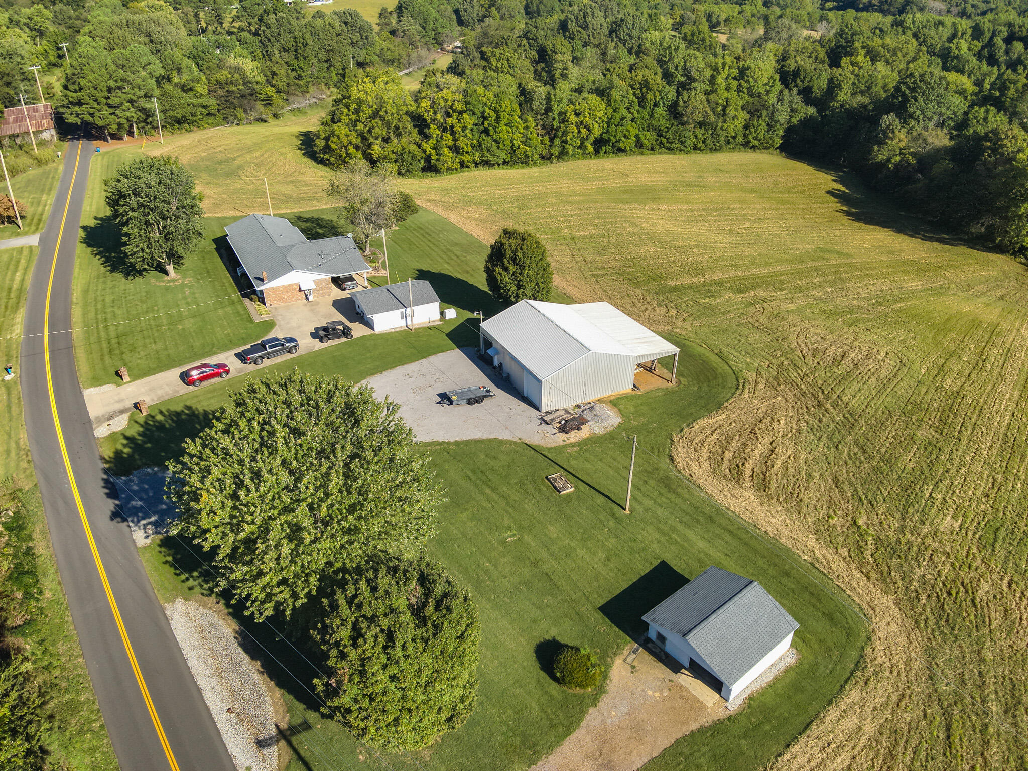 942 Crews Road Property Photo 4