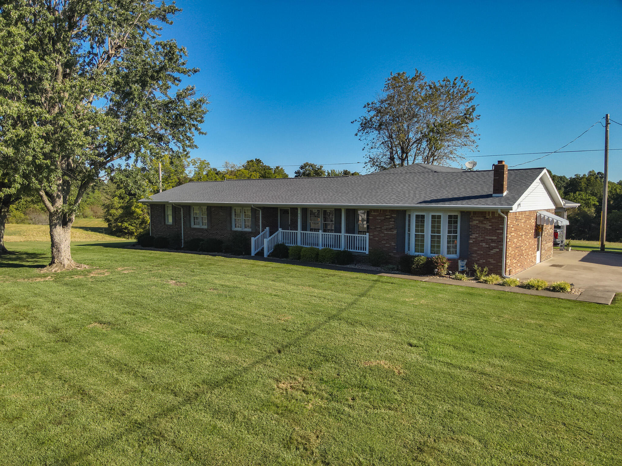 942 Crews Road Property Photo 7
