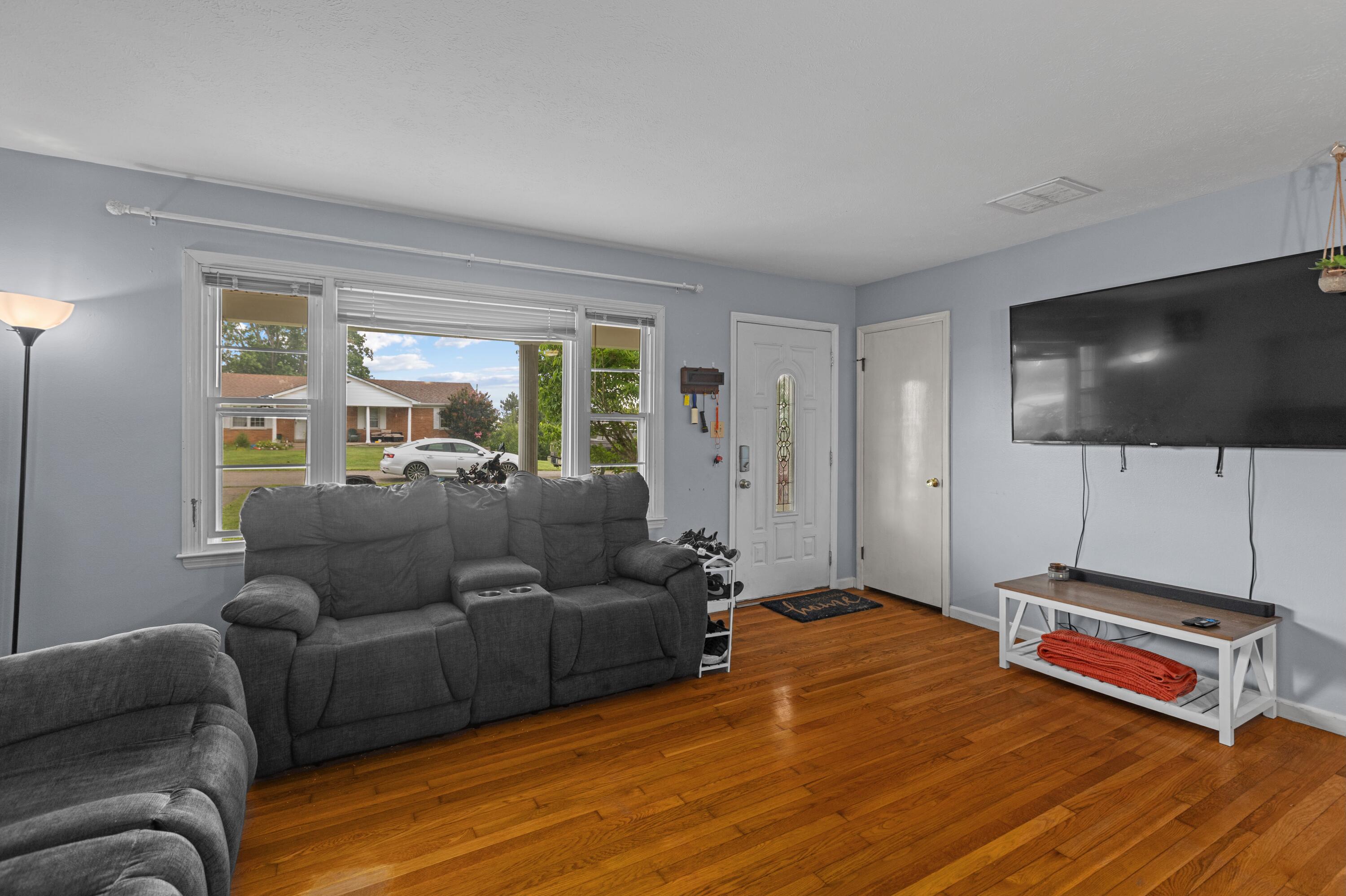 102 Rebecca Drive Property Photo 6