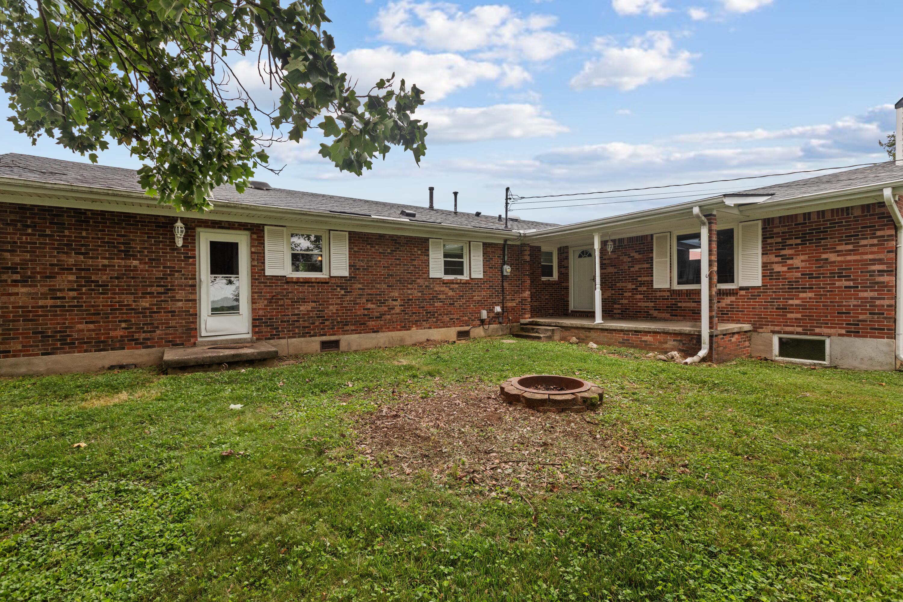 102 Rebecca Drive Property Photo 27