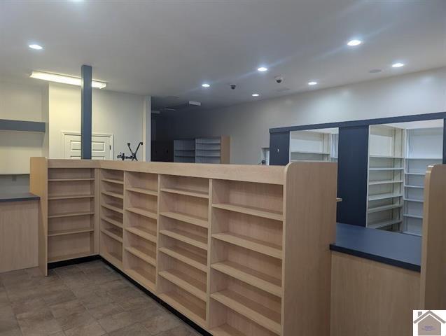 451 Court Street Property Photo 7