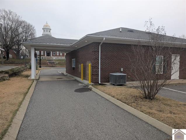 451 Court Street Property Photo 18