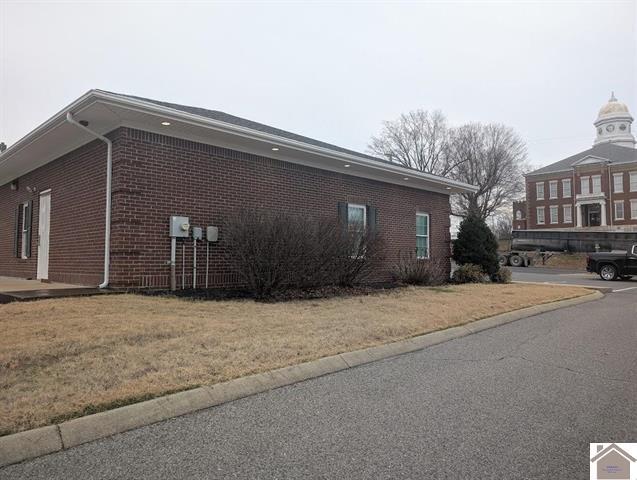 451 Court Street Property Photo 20