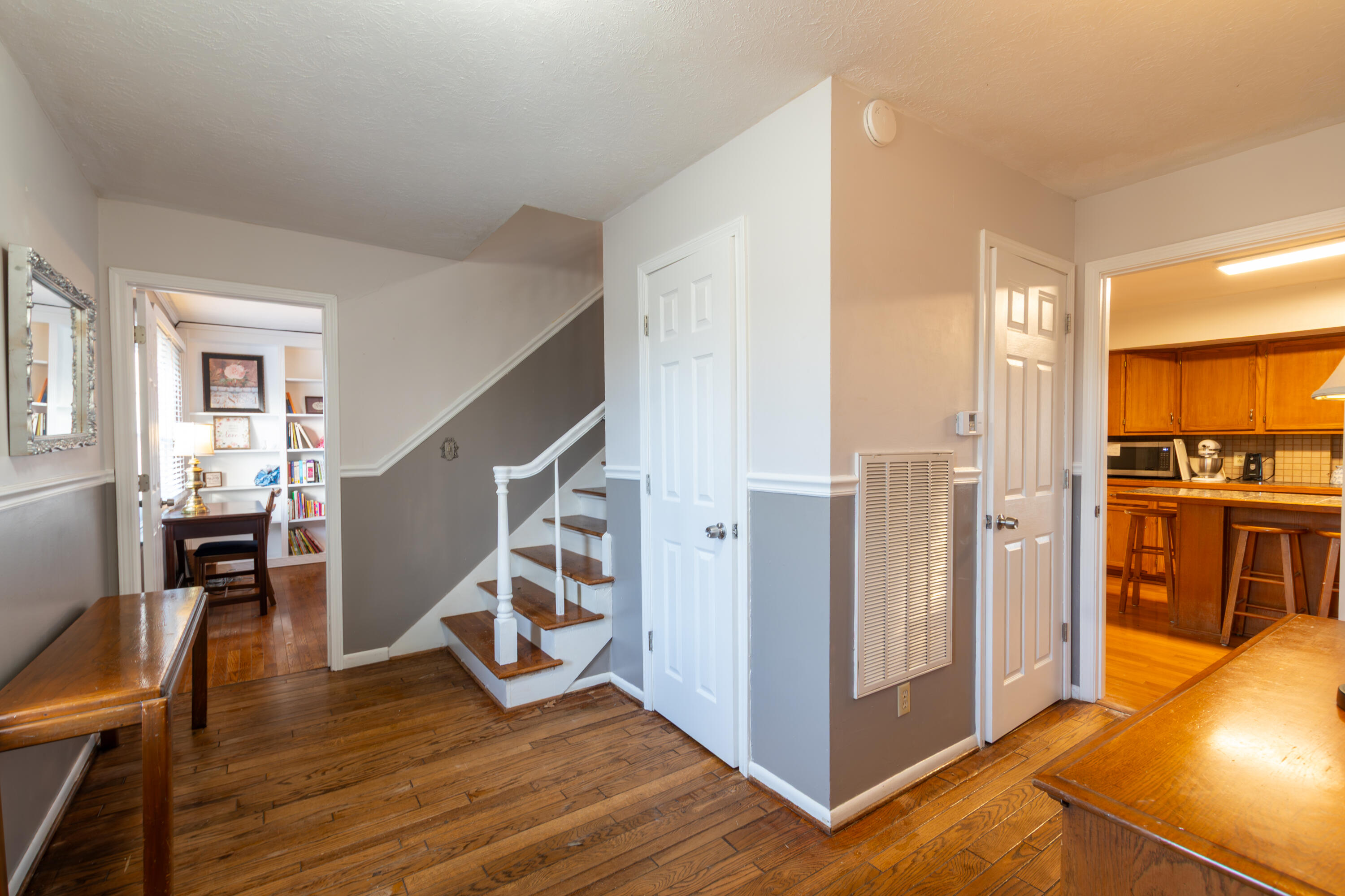 4340 Meadow Lane Property Photo 6