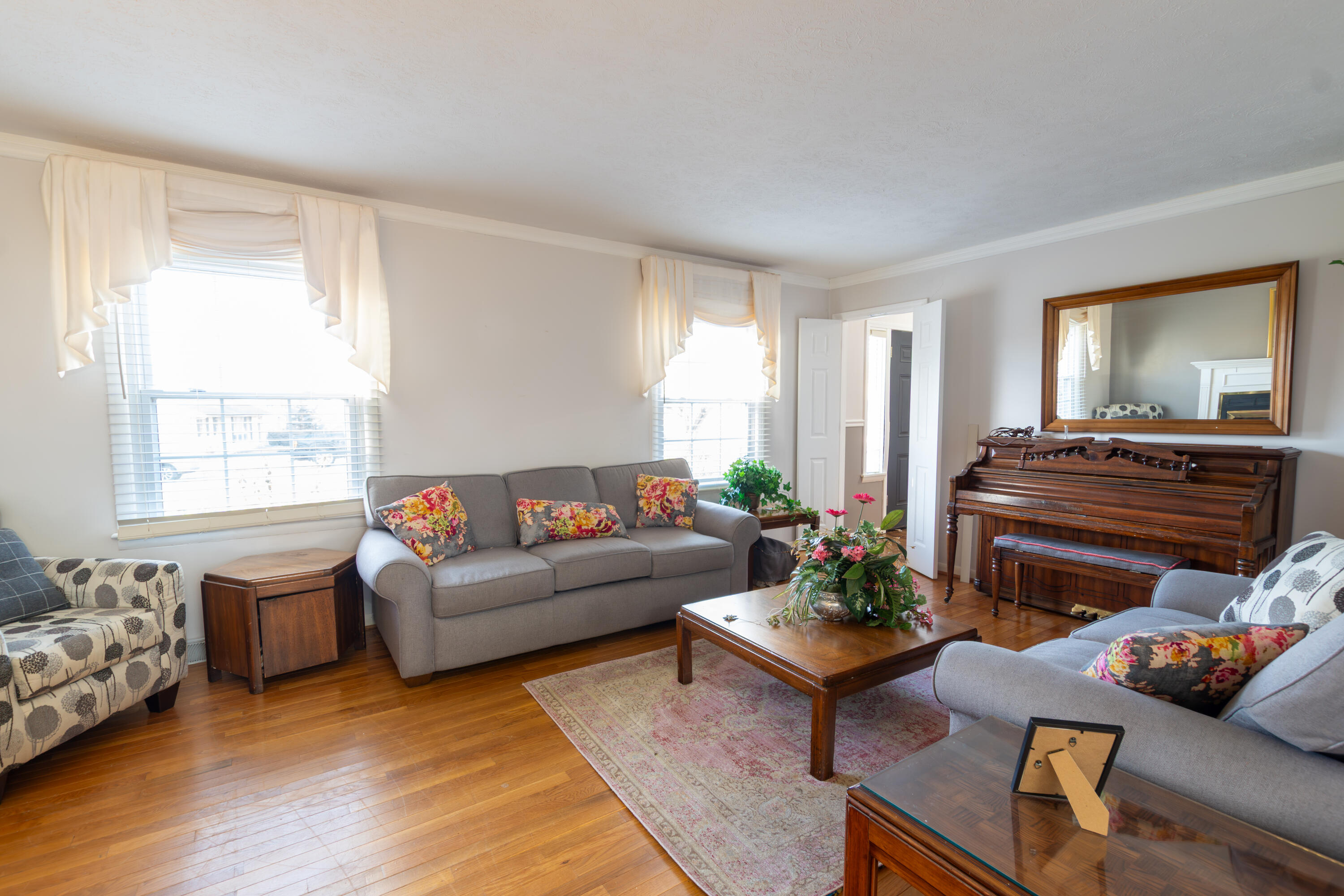 4340 Meadow Lane Property Photo 8