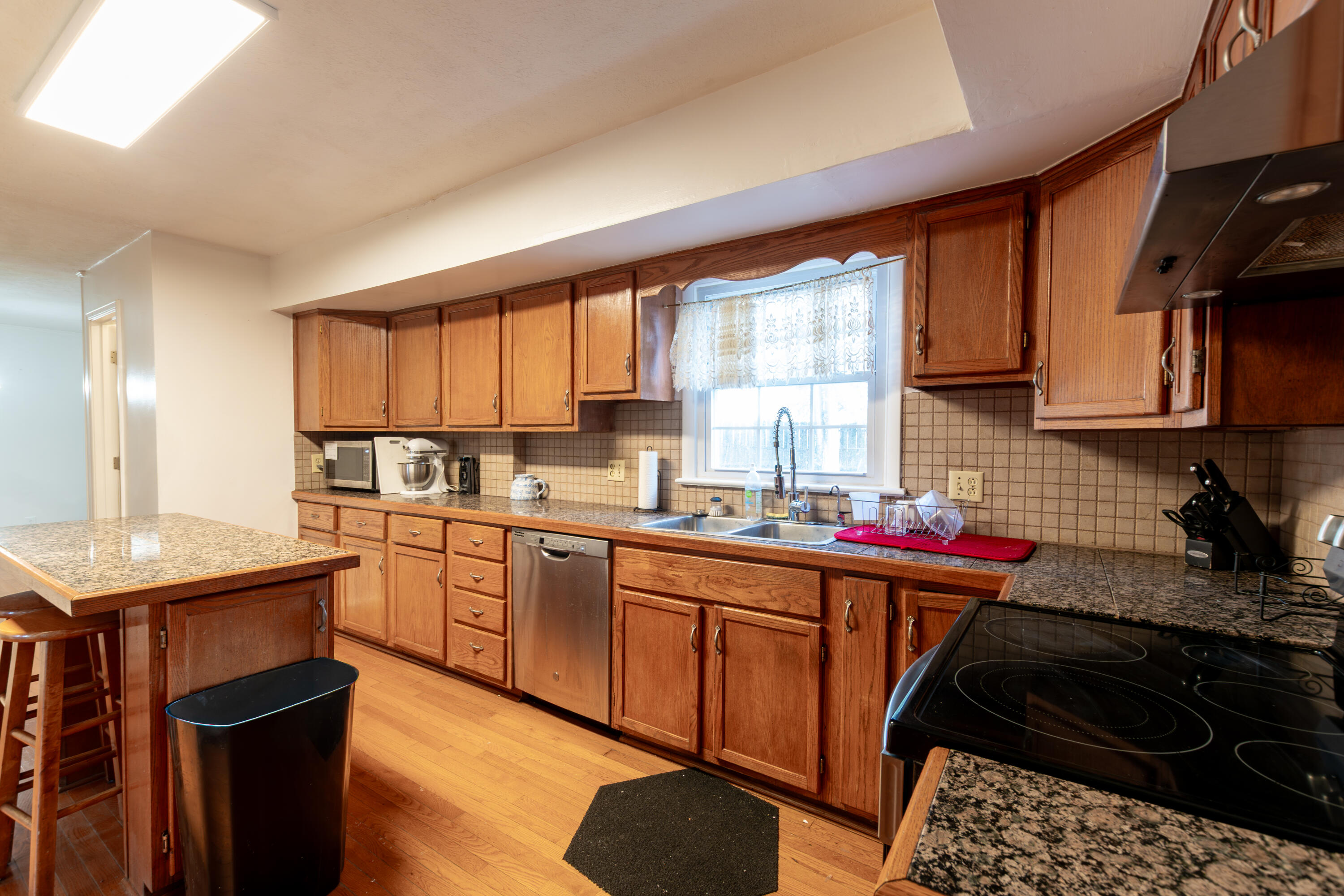 4340 Meadow Lane Property Photo 11