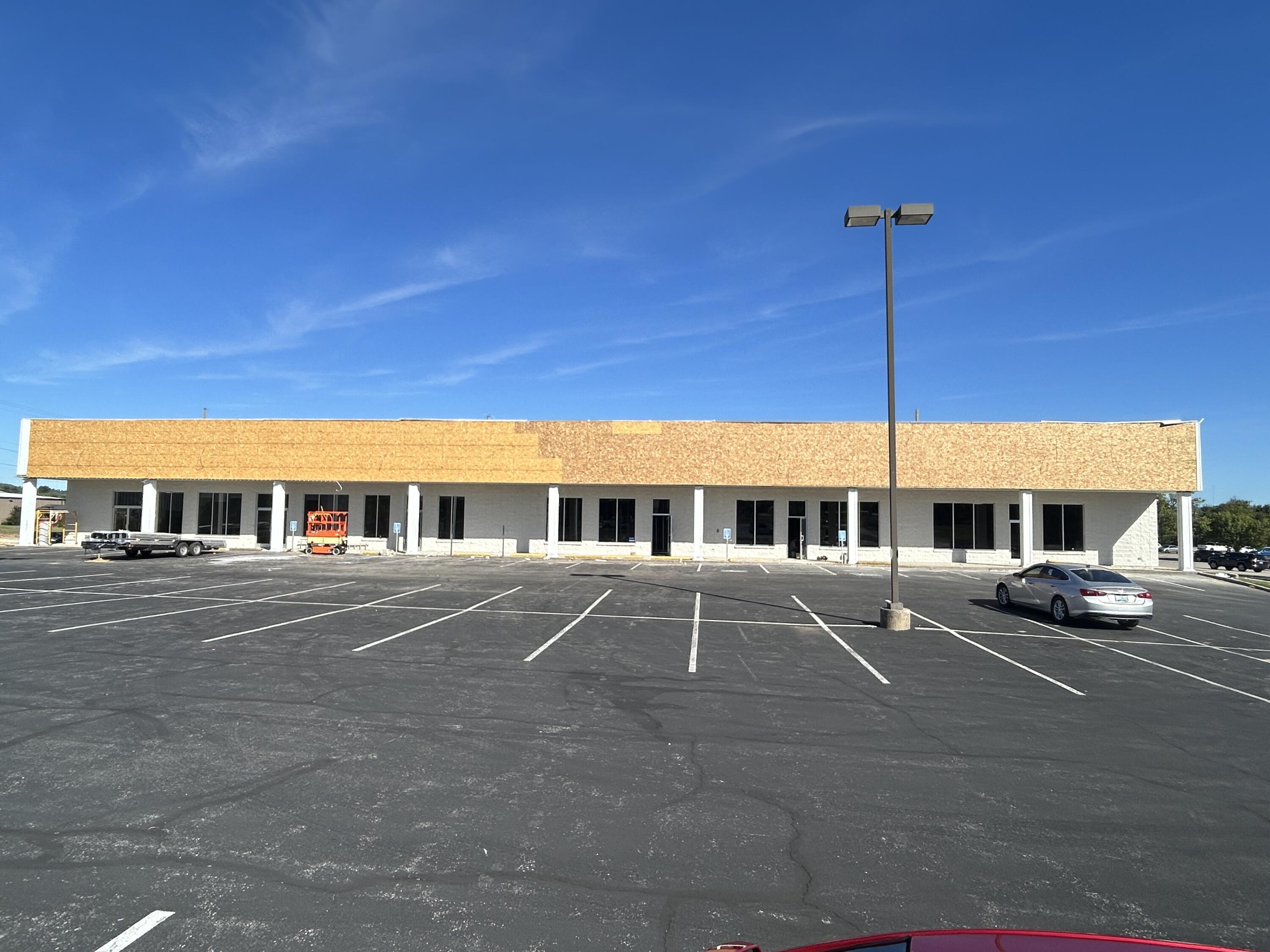81 Mall Road Ste 2 Property Photo 3