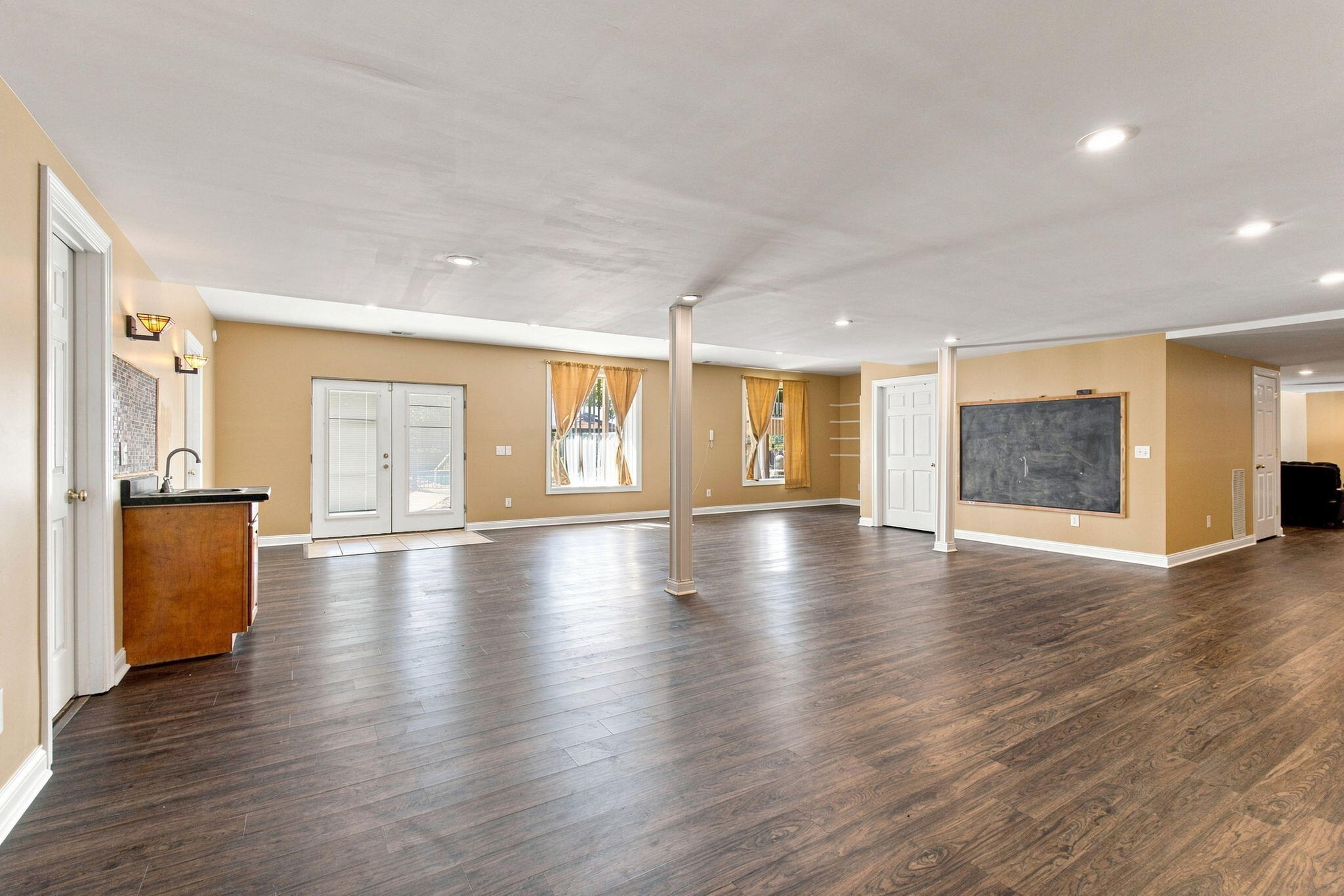 106 Stirling Lane Property Photo 3